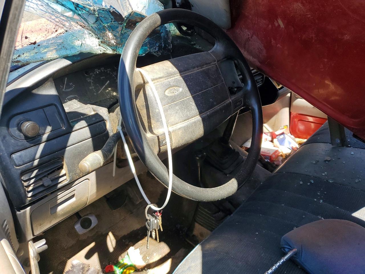 1996 Ford F150 Red vin: 1FTEF14Y6TLA50432