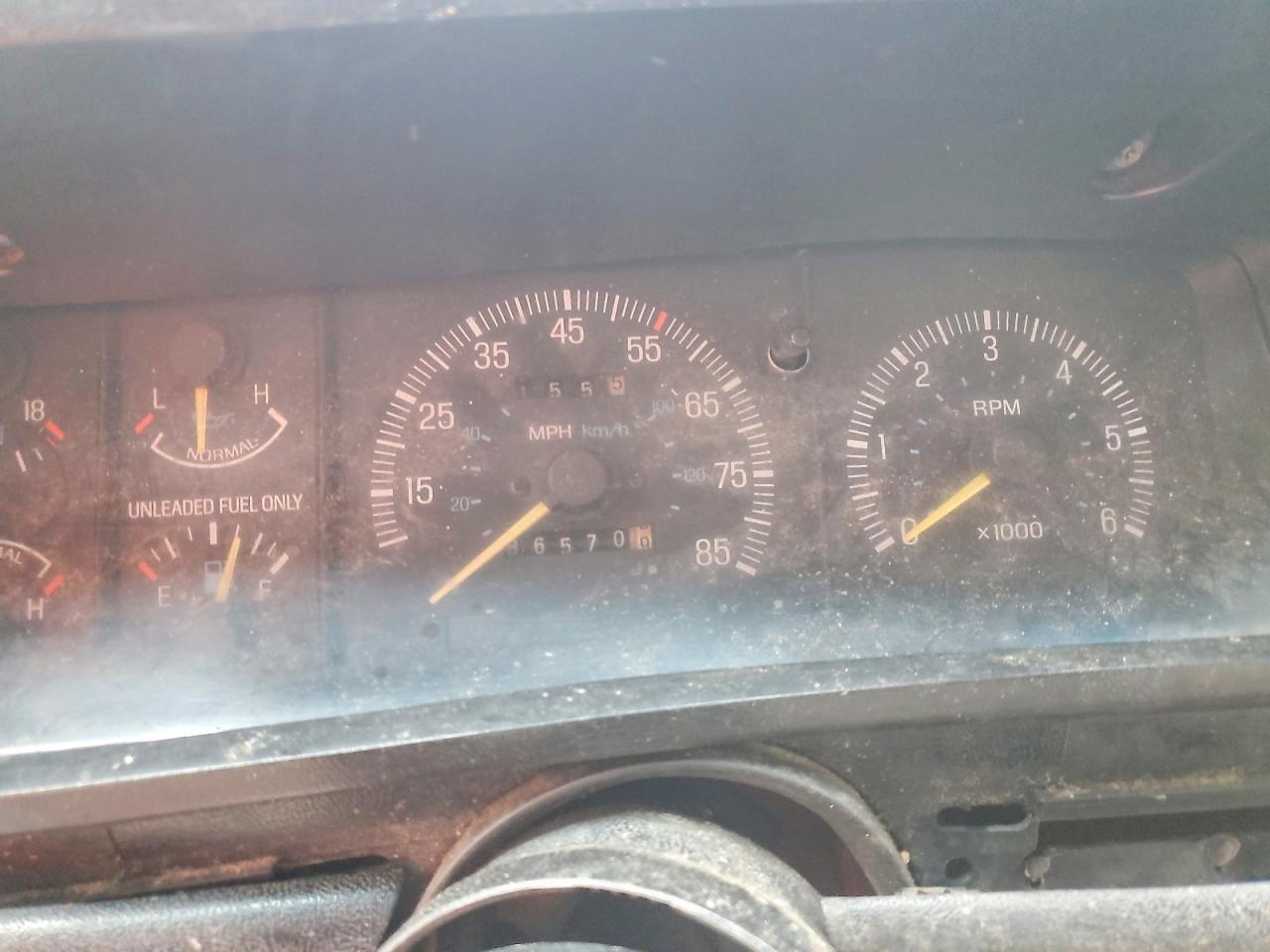 1989 Ford F150 Burgundy vin: 1FTEF14Y9KPA14015