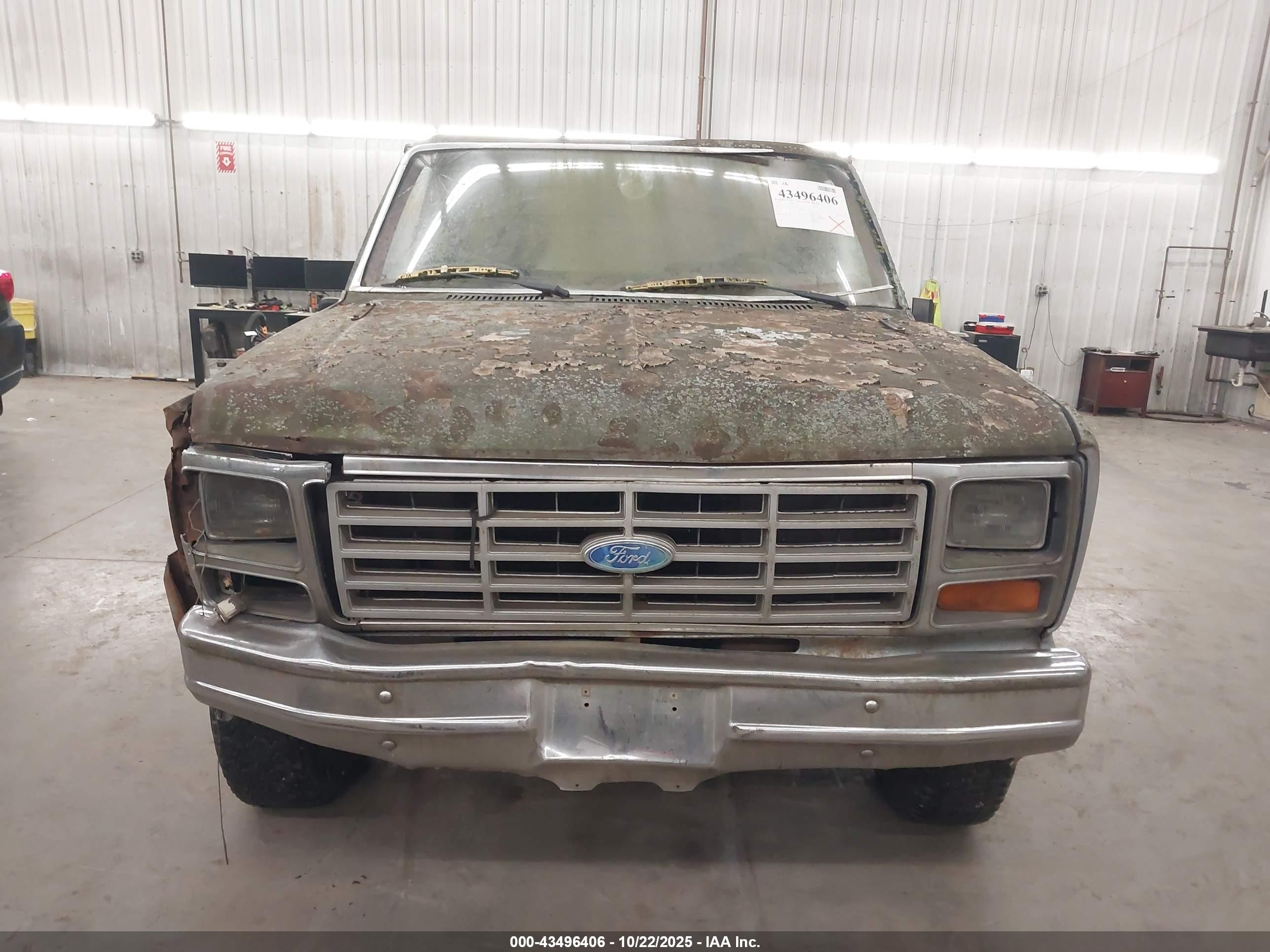1983 Ford F150   Серый vin: 1FTEF14YXDPA24510