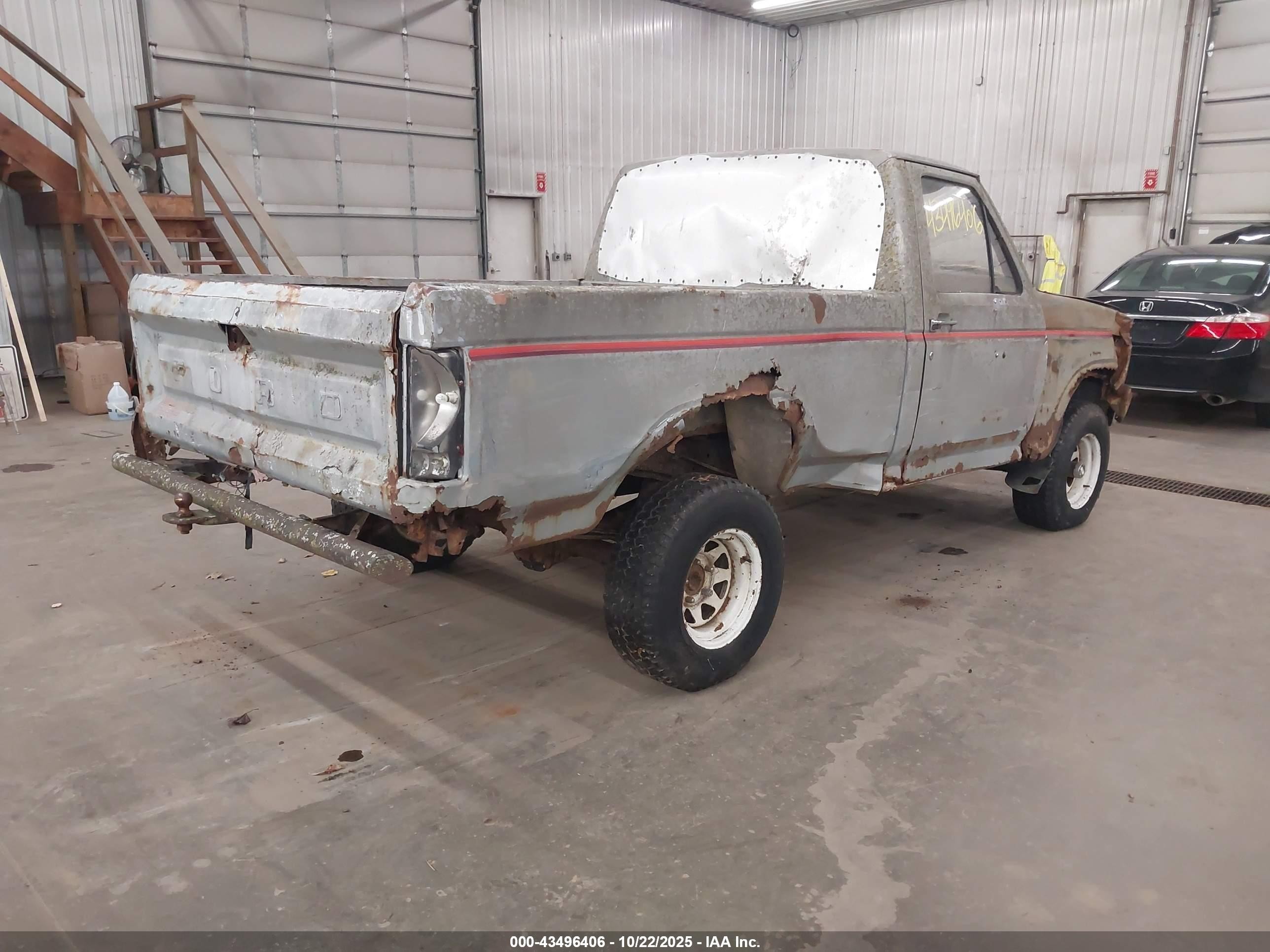 1983 Ford F150   Серый vin: 1FTEF14YXDPA24510