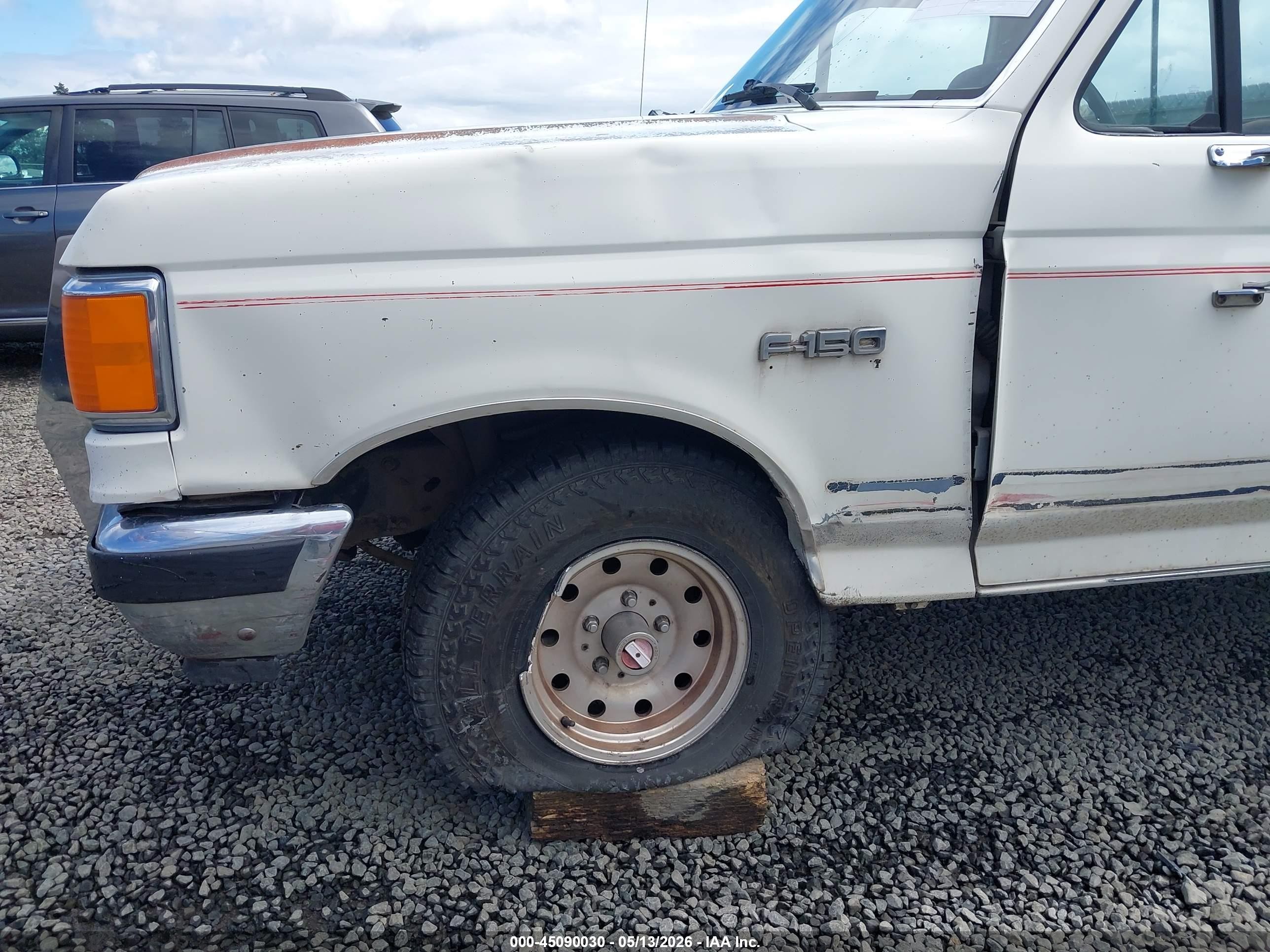1987 Ford F150   White vin: 1FTEF14YXHLA71548