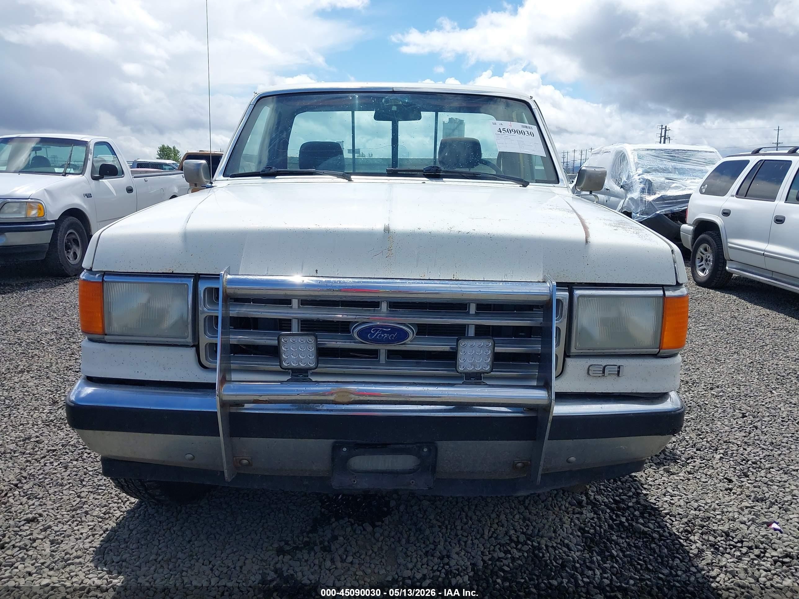 1987 Ford F150   White vin: 1FTEF14YXHLA71548
