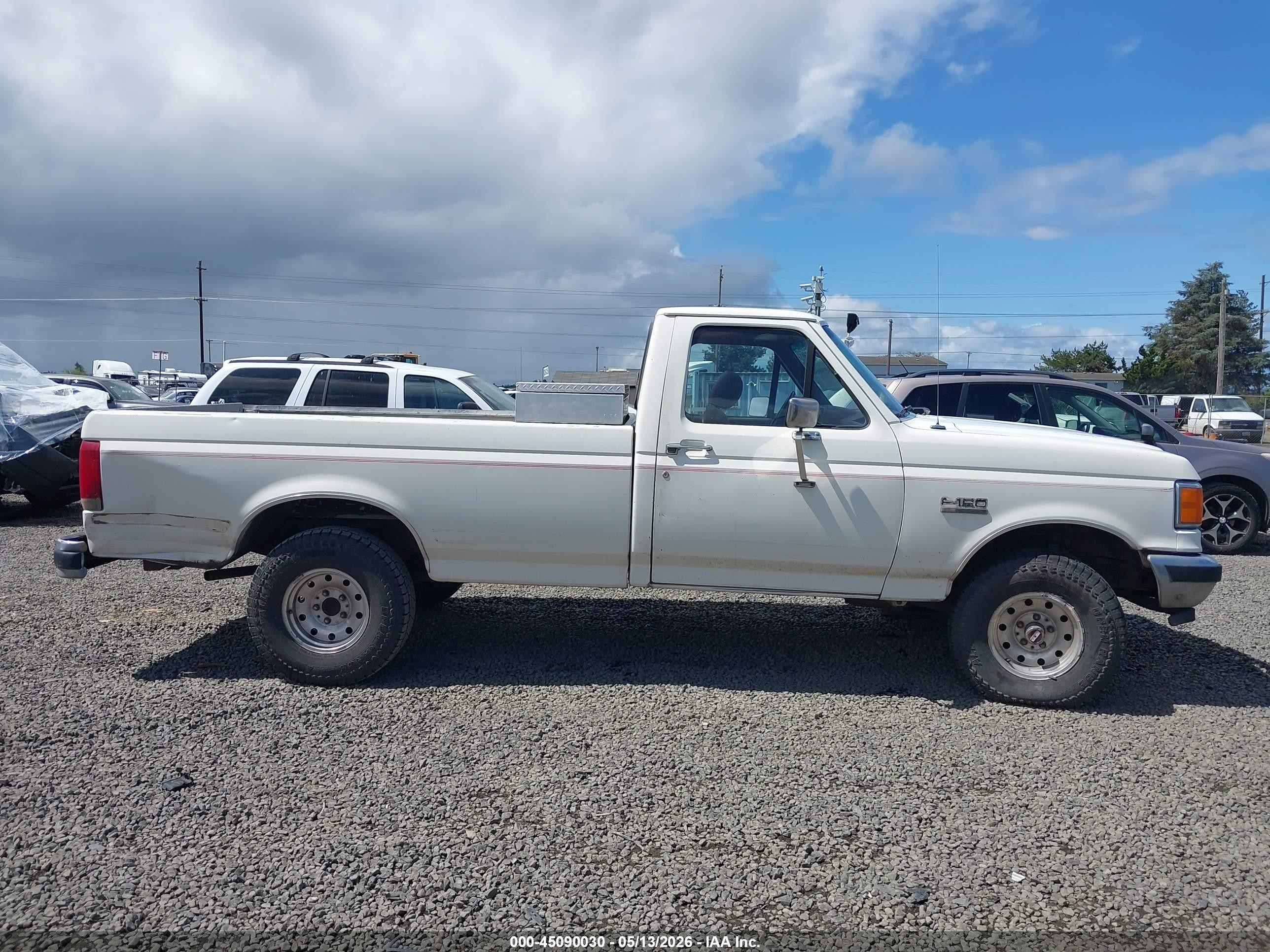 1987 Ford F150   White vin: 1FTEF14YXHLA71548
