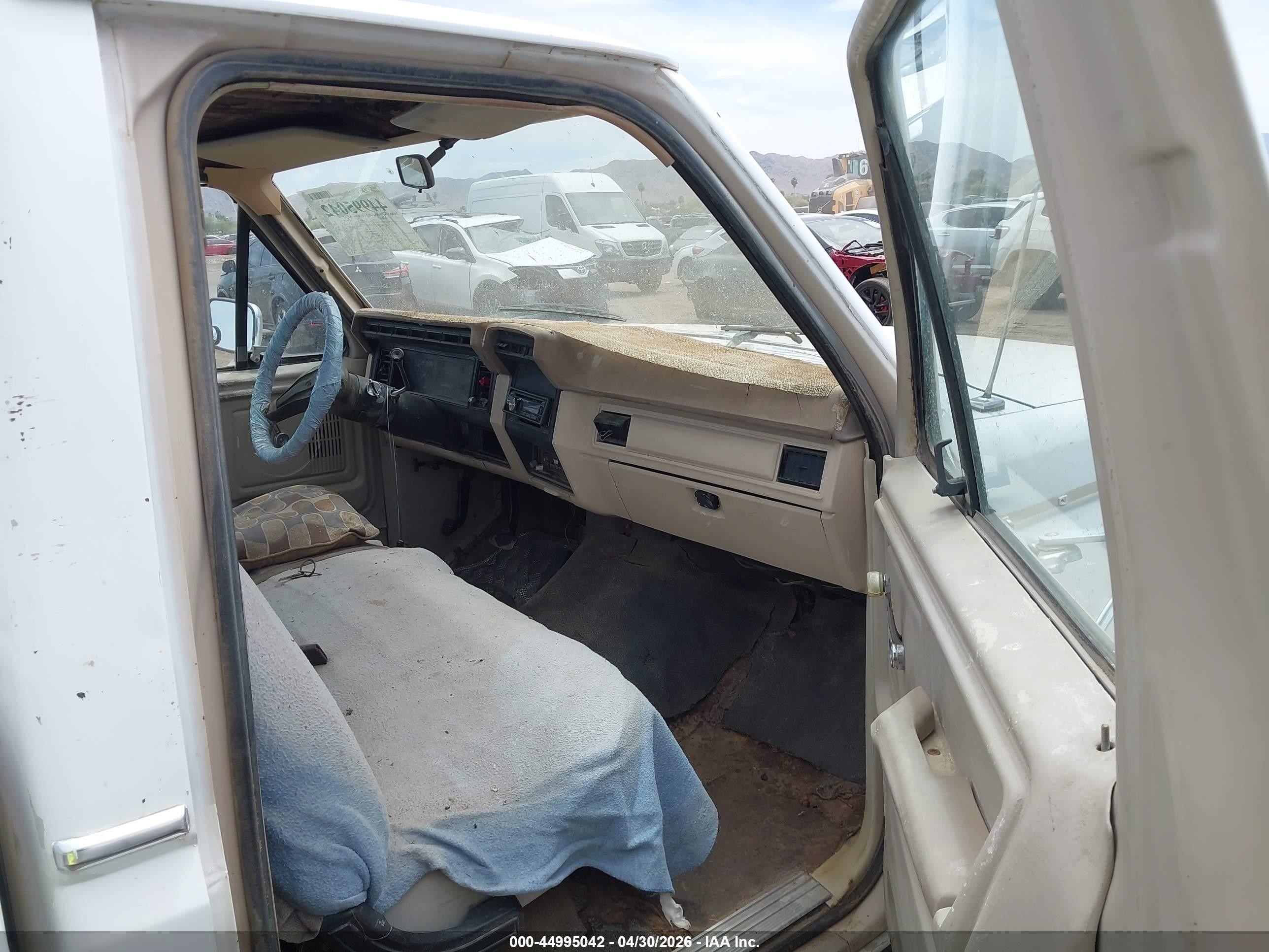 1982 Ford F150   Белый vin: 1FTEF15E8CRA19295