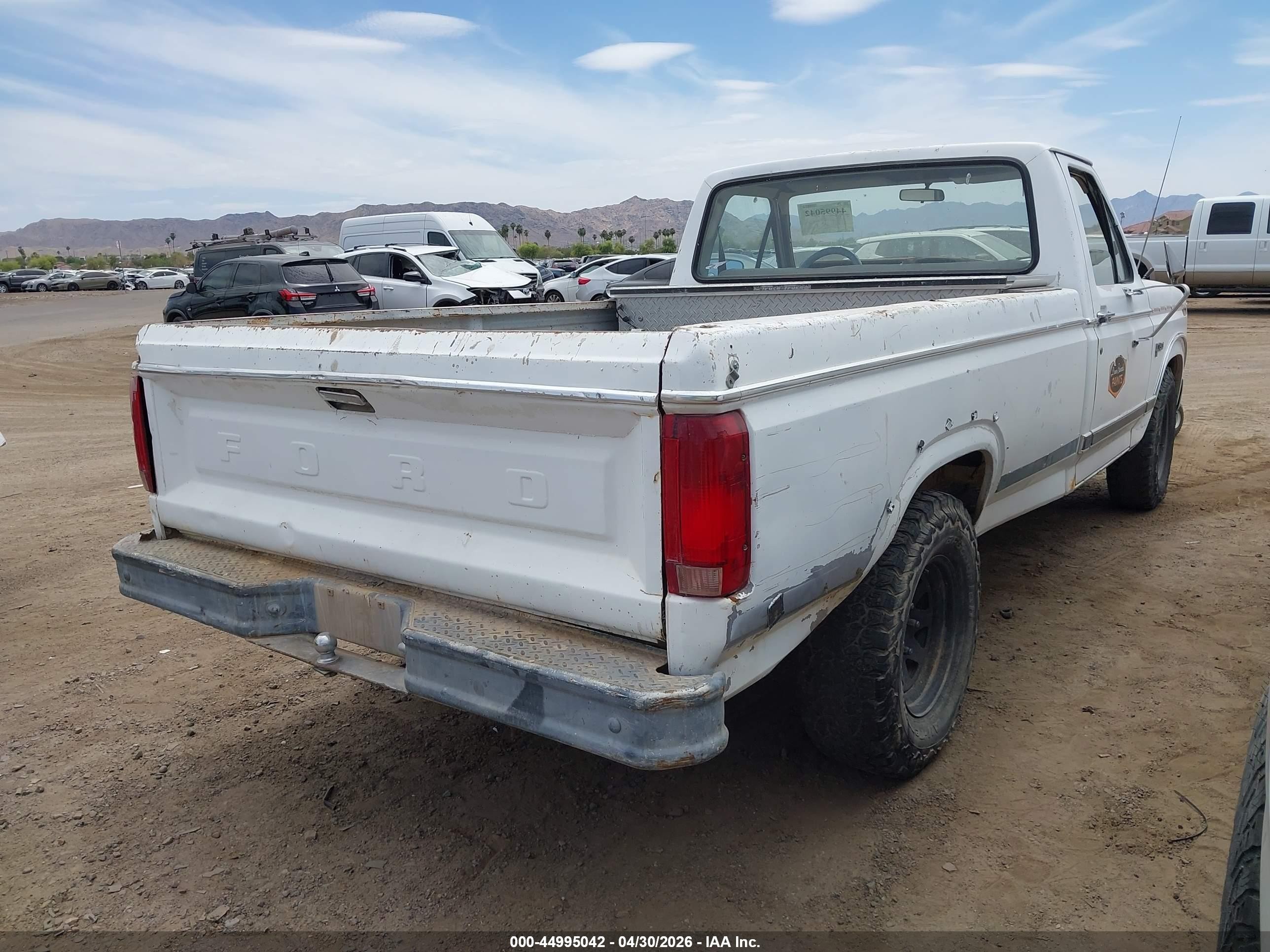 1982 Ford F150   Белый vin: 1FTEF15E8CRA19295