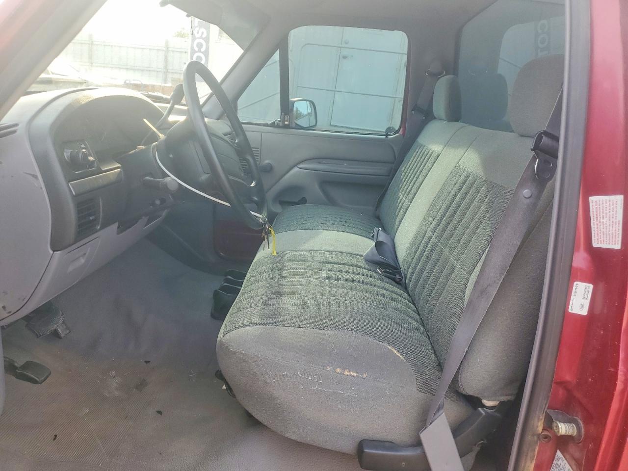 1994 Ford F150 Burgundy vin: 1FTEF15N3RLA19152