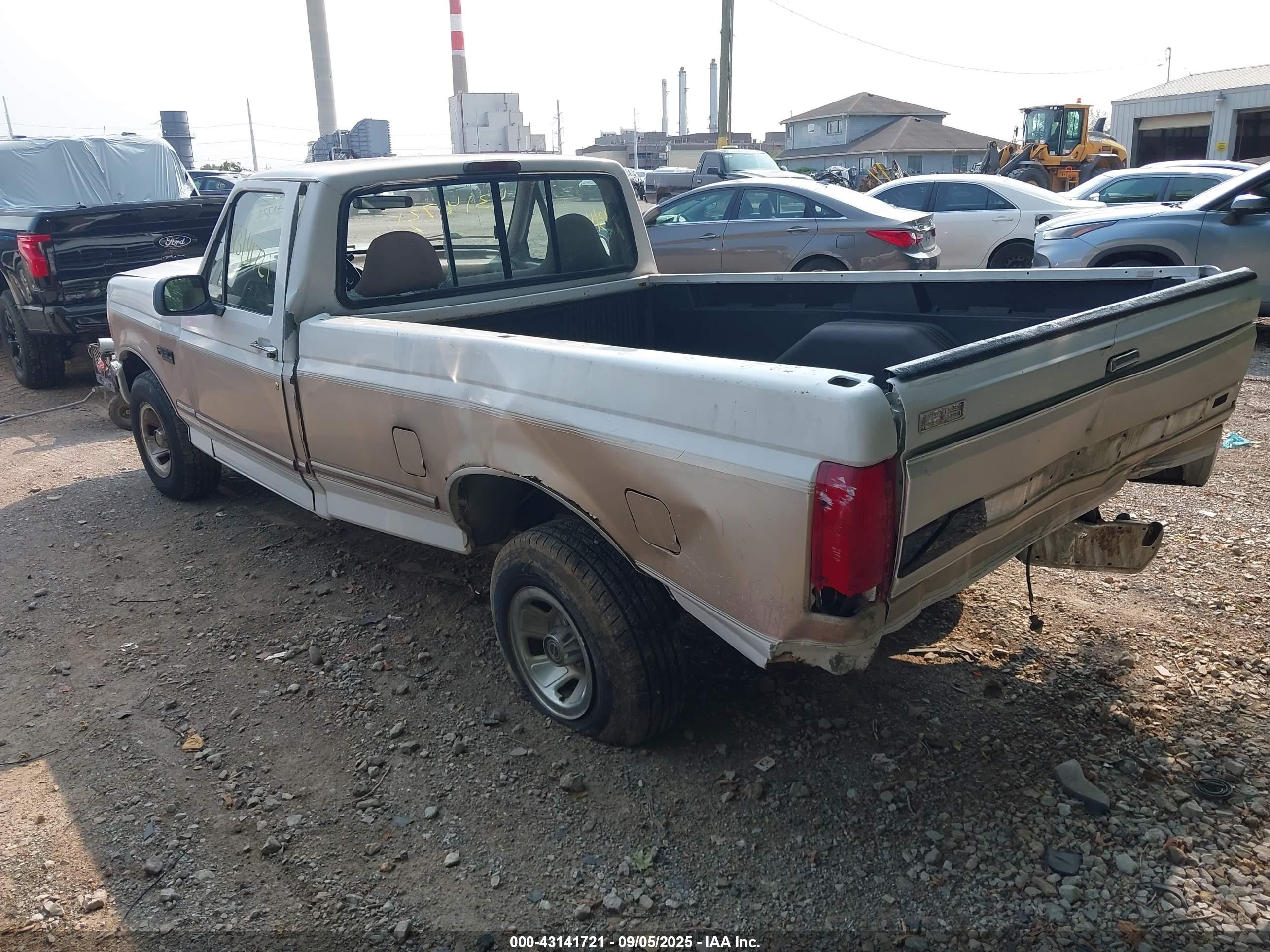 1996 Ford F150   White vin: 1FTEF15N3TLA26576