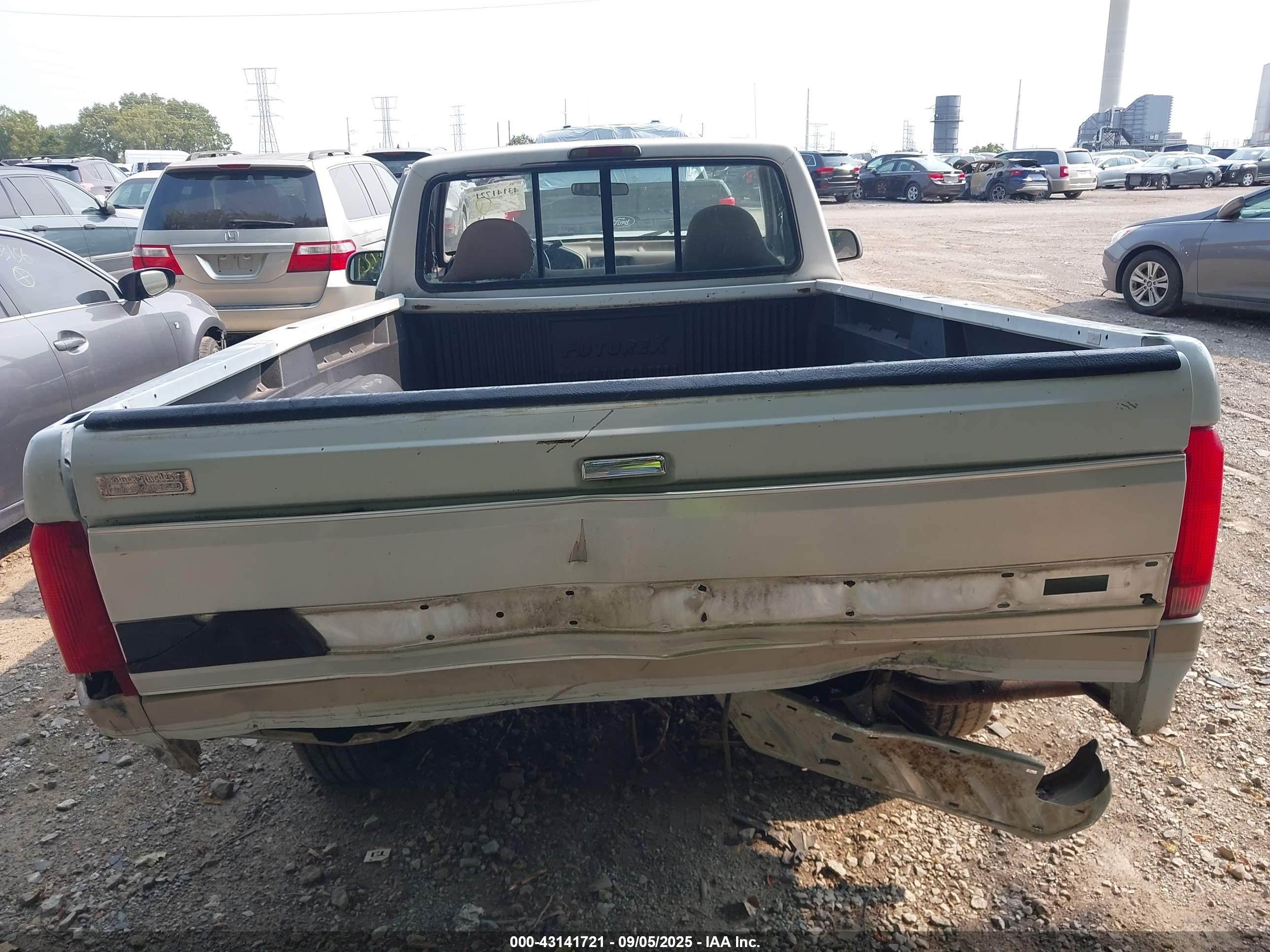 1996 Ford F150   White vin: 1FTEF15N3TLA26576