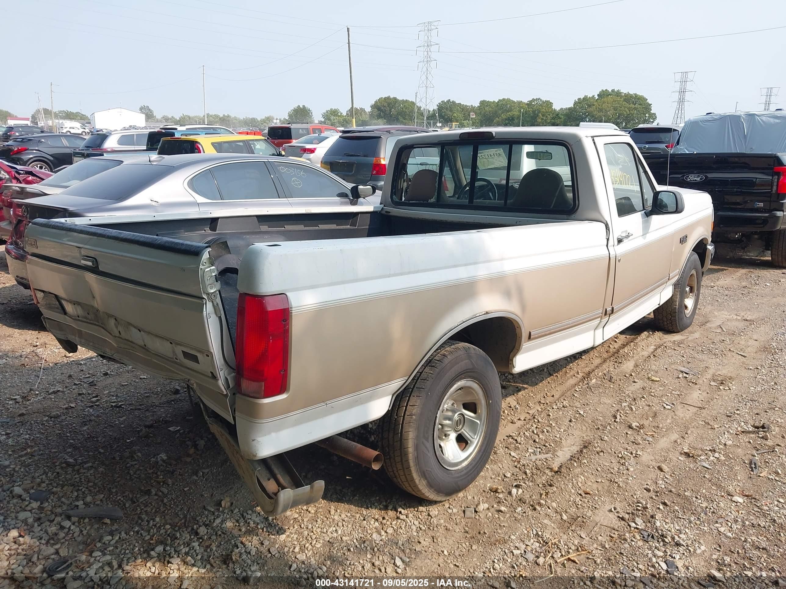 1996 Ford F150   White vin: 1FTEF15N3TLA26576