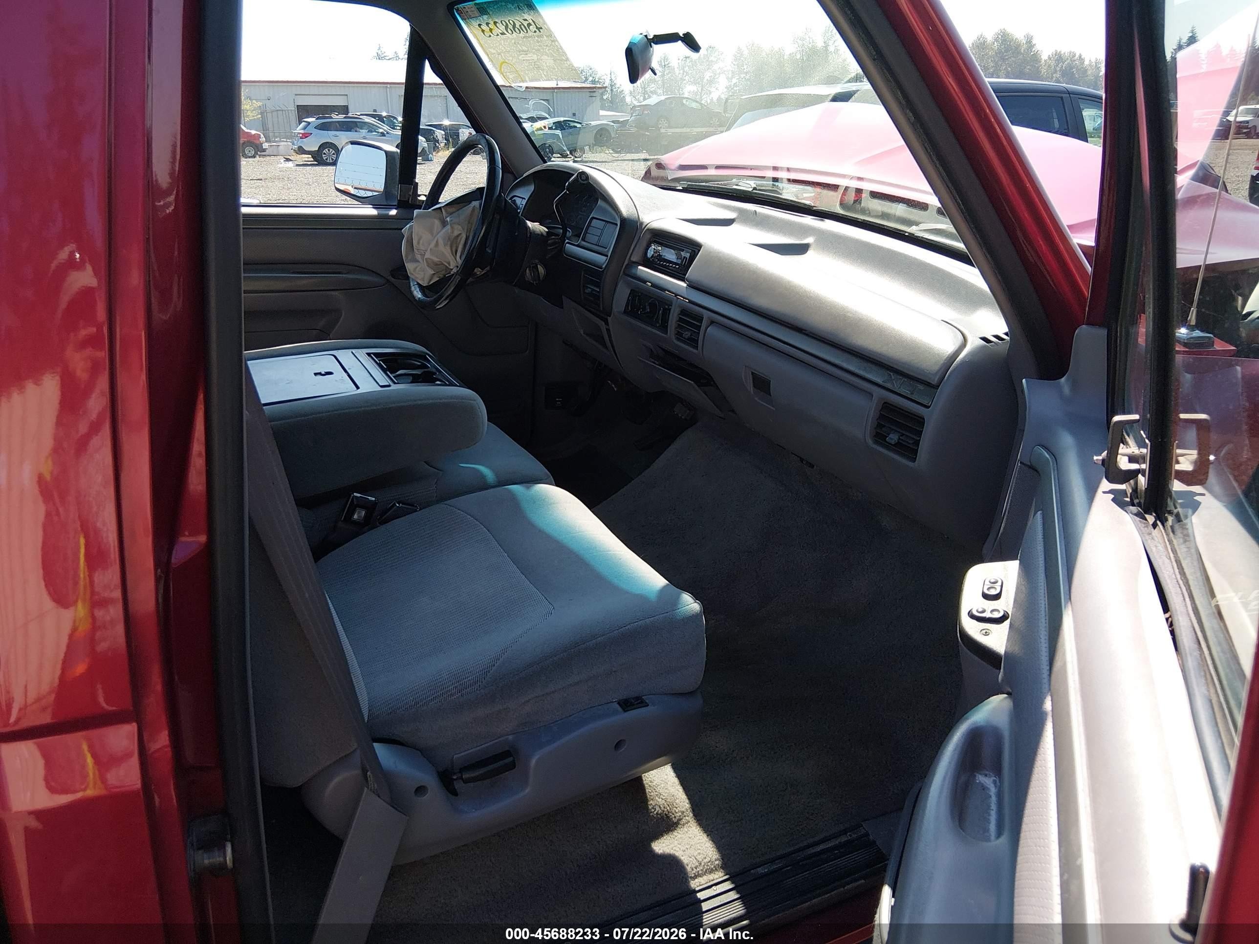 1995 Ford F150 Red vin: 1FTEF15N4SNB13566