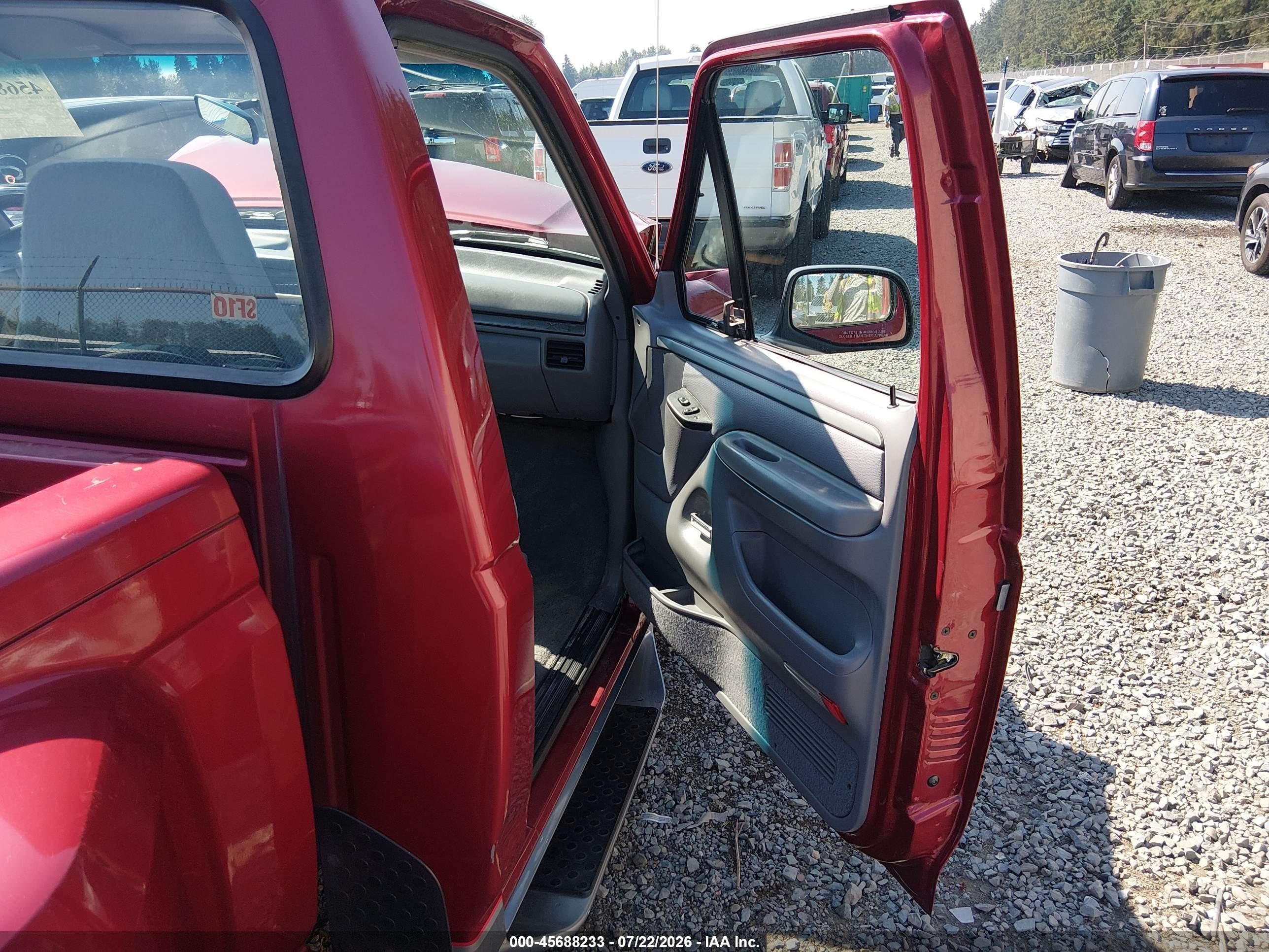 1995 Ford F150 Red vin: 1FTEF15N4SNB13566