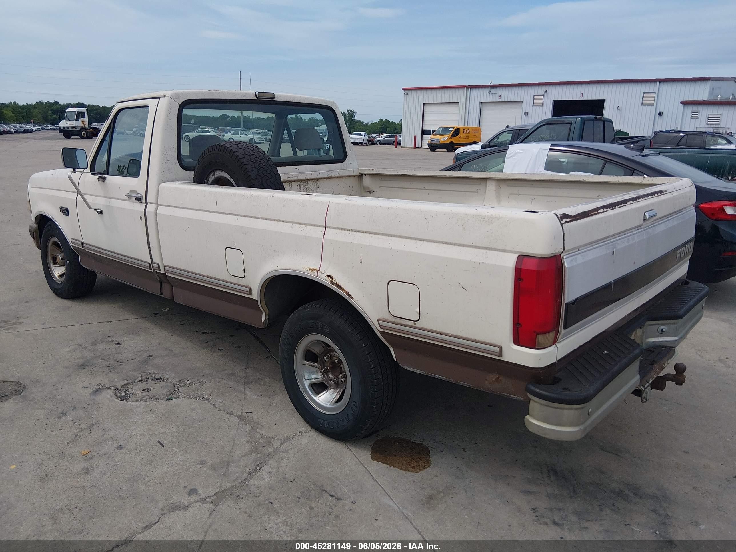 1992 Ford F150   Белый vin: 1FTEF15N5NNA50319
