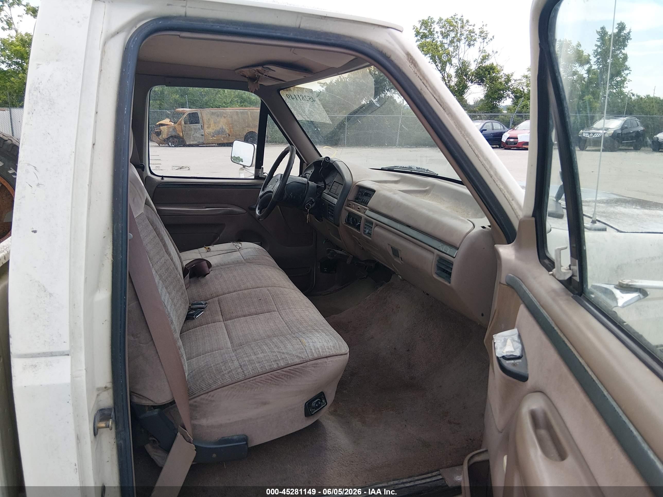 1992 Ford F150   Белый vin: 1FTEF15N5NNA50319