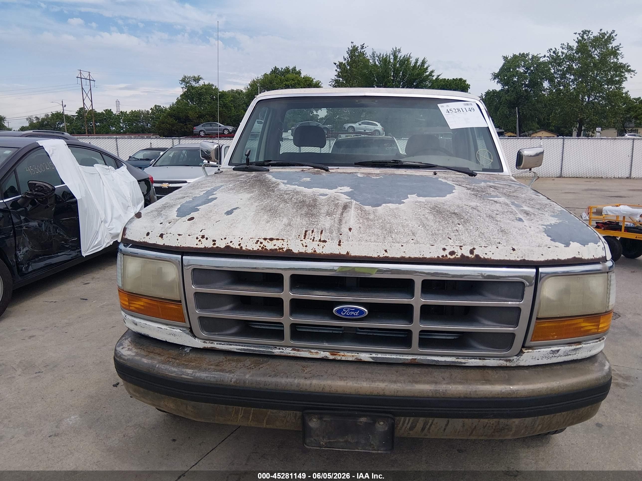 1992 Ford F150   Белый vin: 1FTEF15N5NNA50319