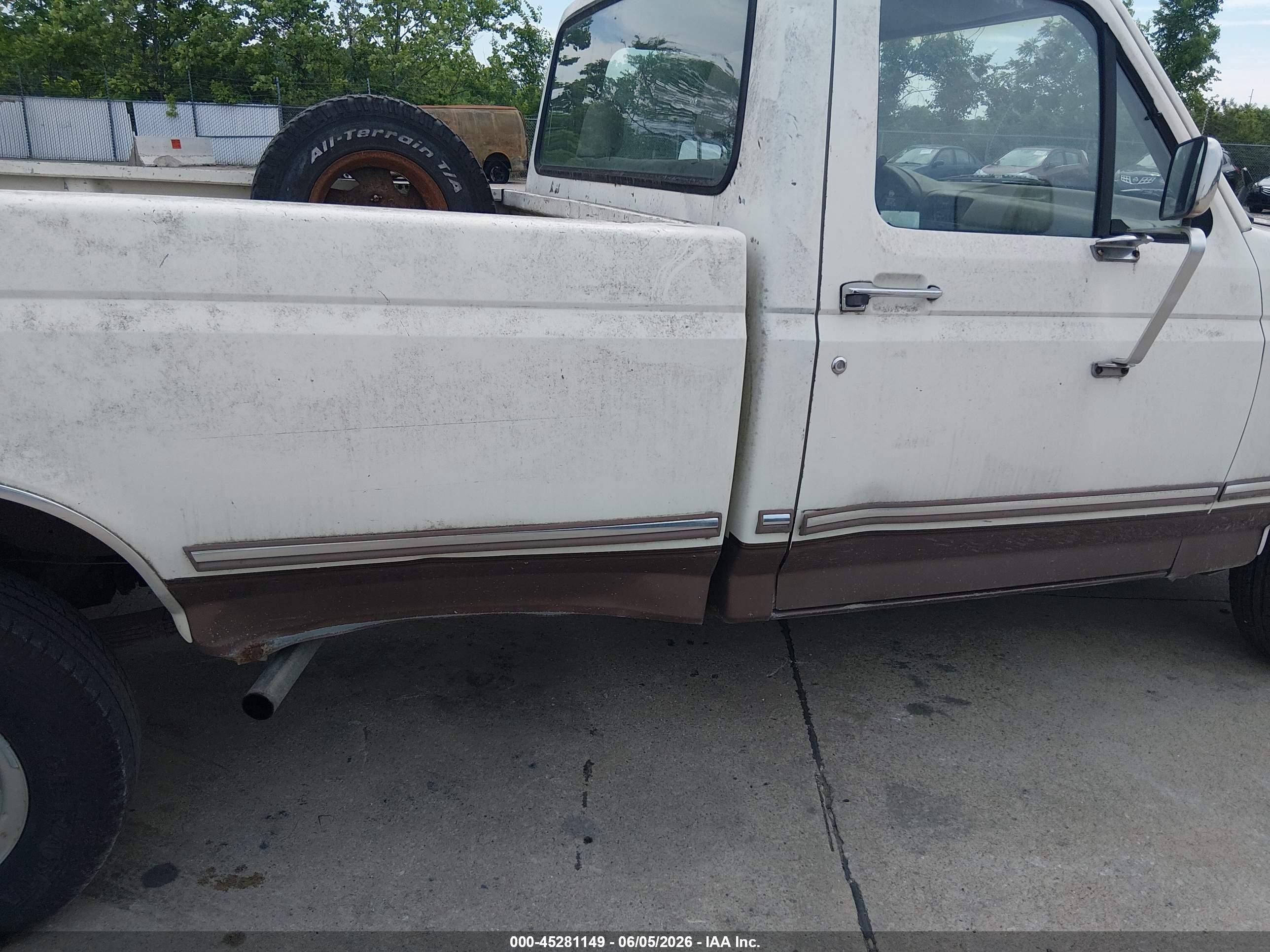 1992 Ford F150   Белый vin: 1FTEF15N5NNA50319