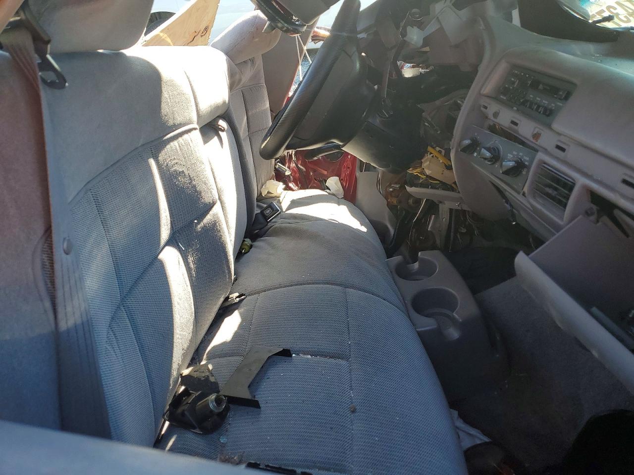 1995 Ford F150 Red vin: 1FTEF15N5SNA03979