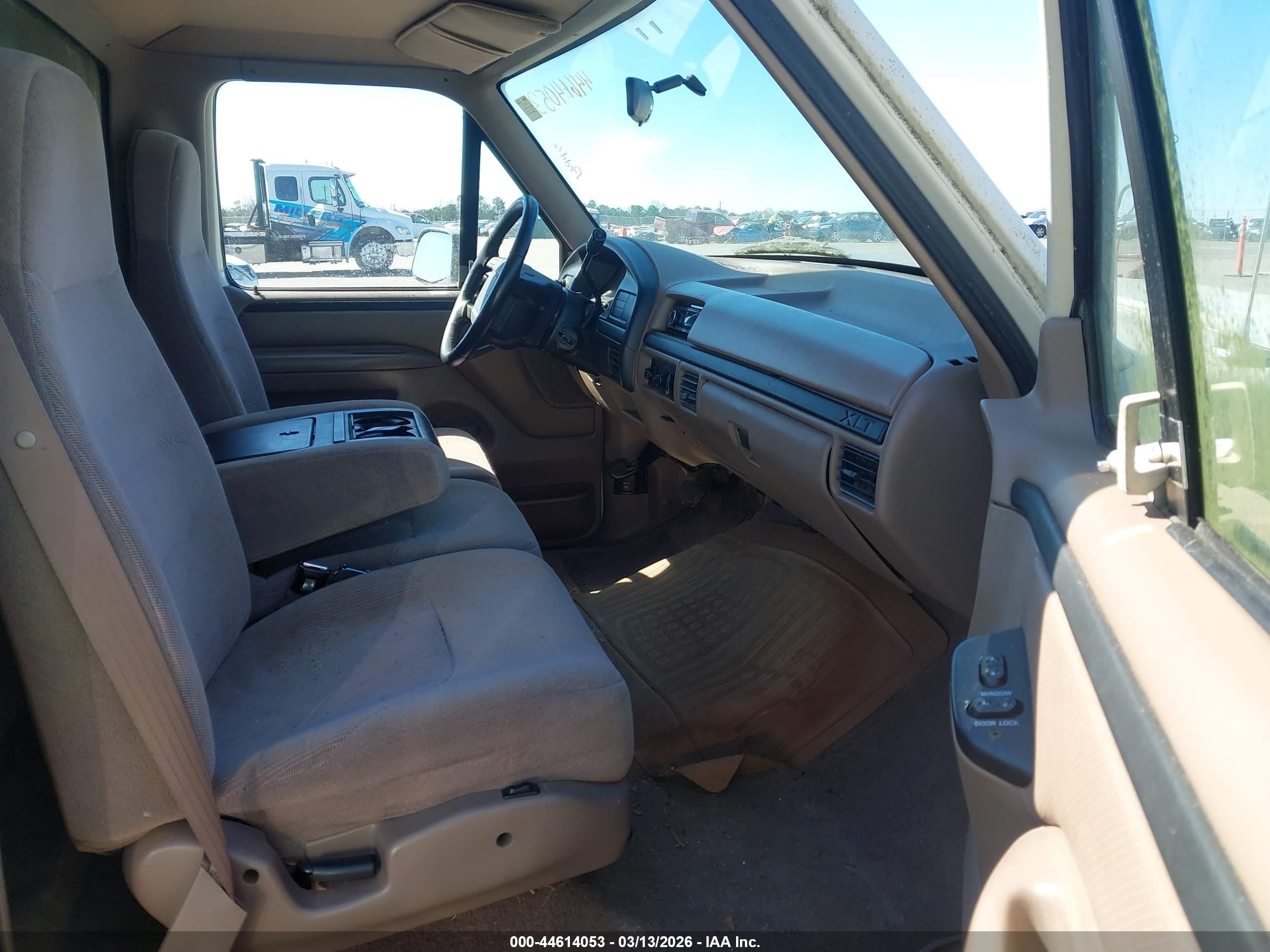 1996 Ford F150   White vin: 1FTEF15N5TLC19635