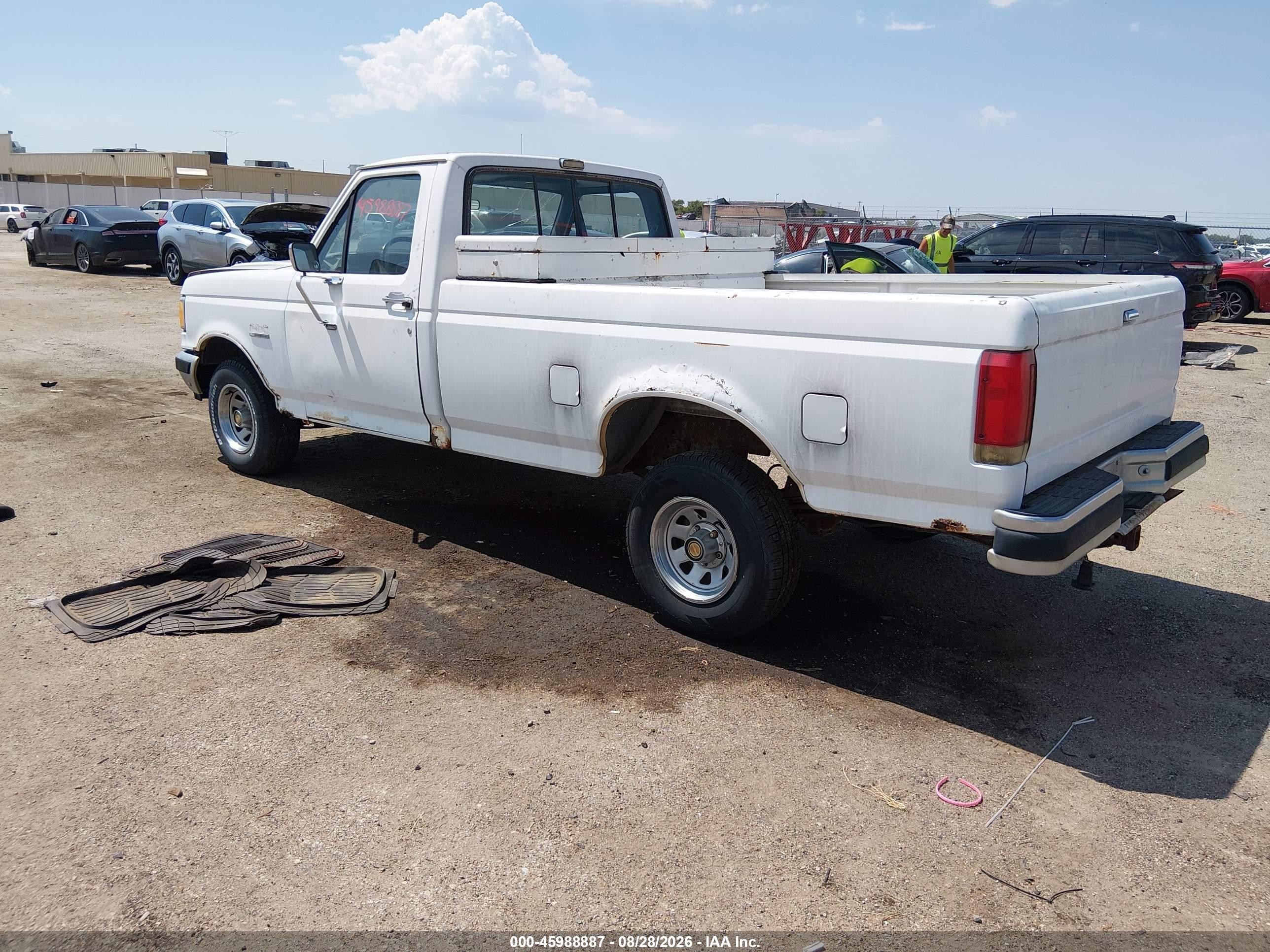 1989 Ford F150   White vin: 1FTEF15N7KLA99237