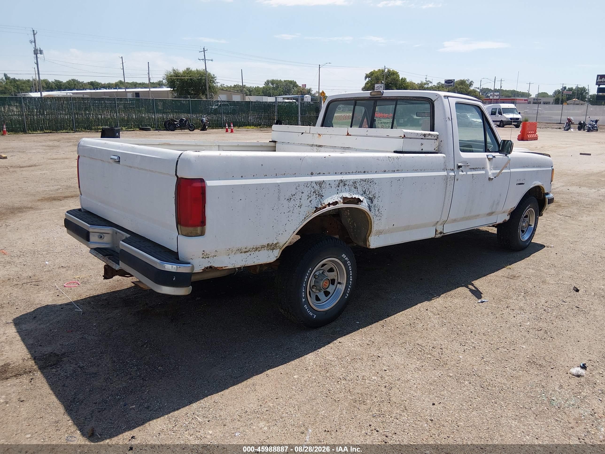 1989 Ford F150   White vin: 1FTEF15N7KLA99237