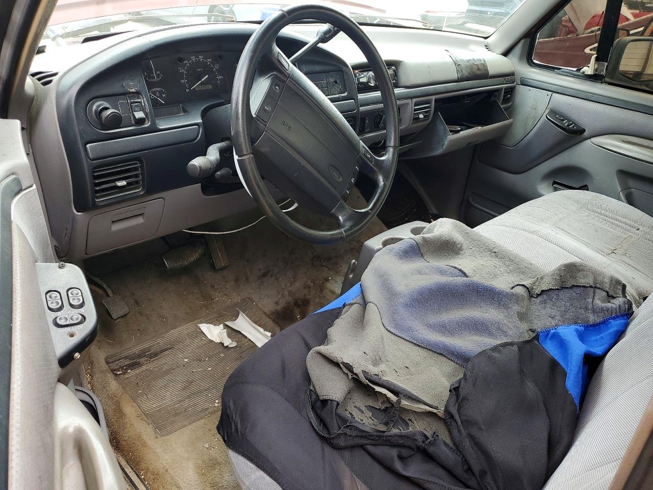 1996 Ford F150 Burgundy vin: 1FTEF15N8TLB32585