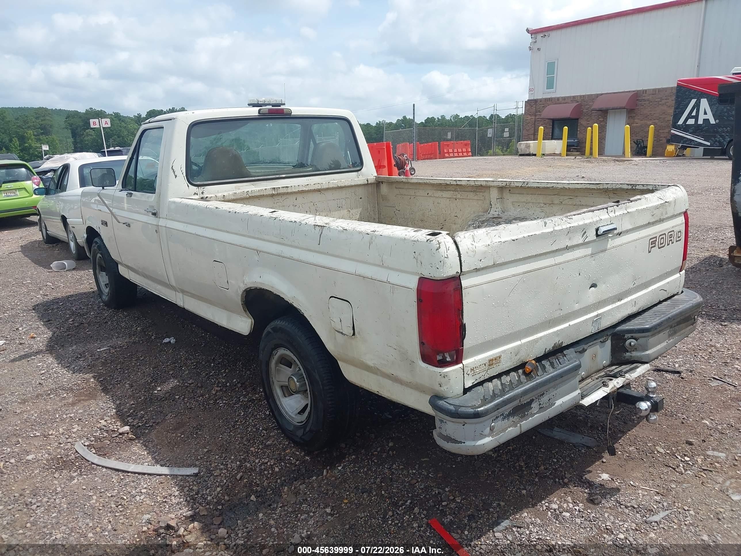 1995 Ford F150   White vin: 1FTEF15N9SLC03209