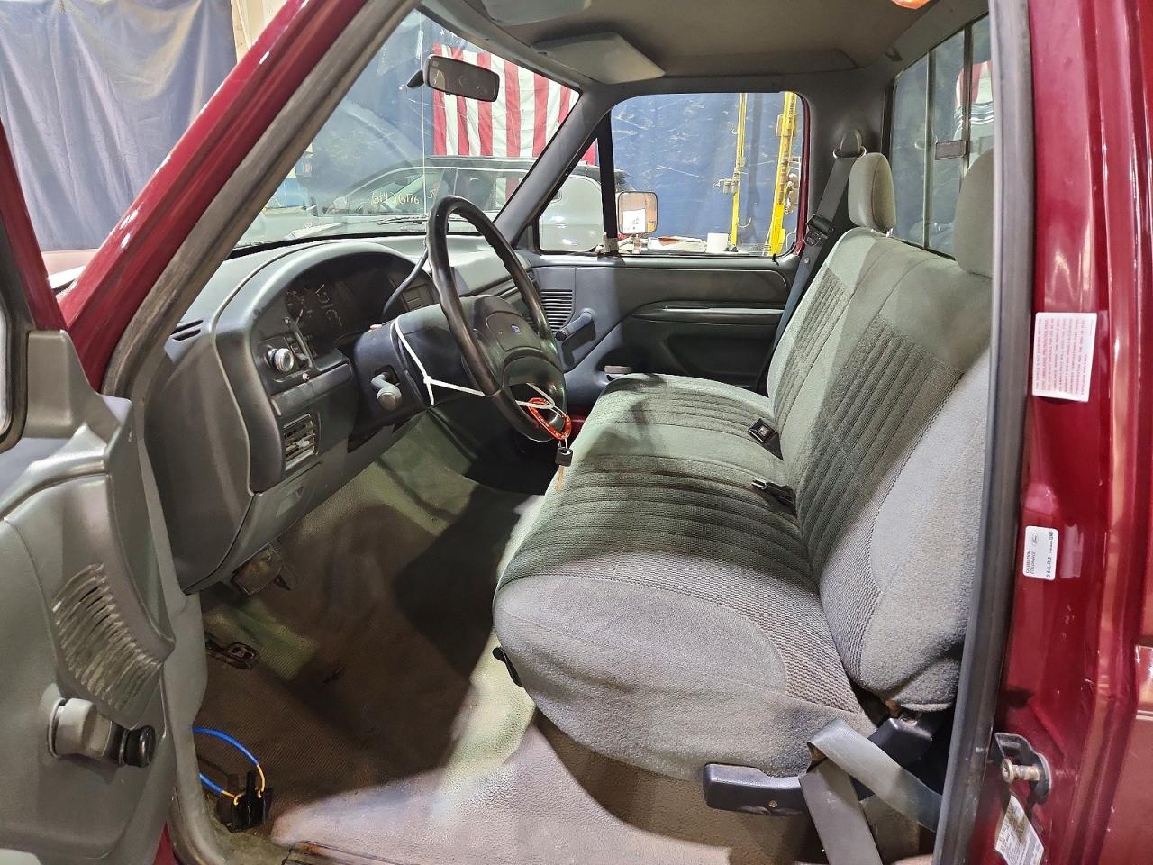 1993 Ford F150 Red vin: 1FTEF15NXPLA62030