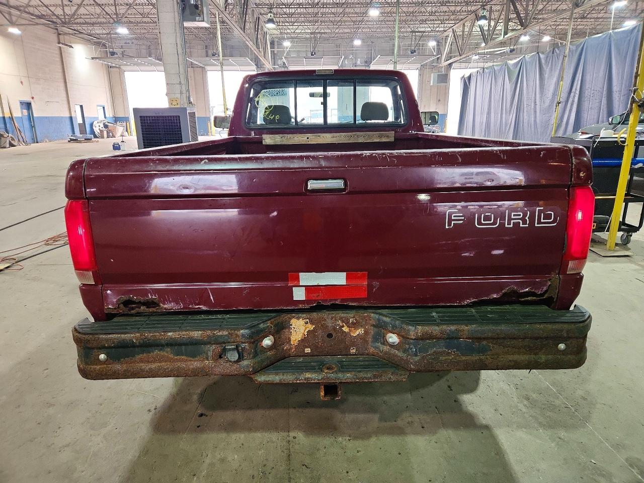 1993 Ford F150 Red vin: 1FTEF15NXPLA62030