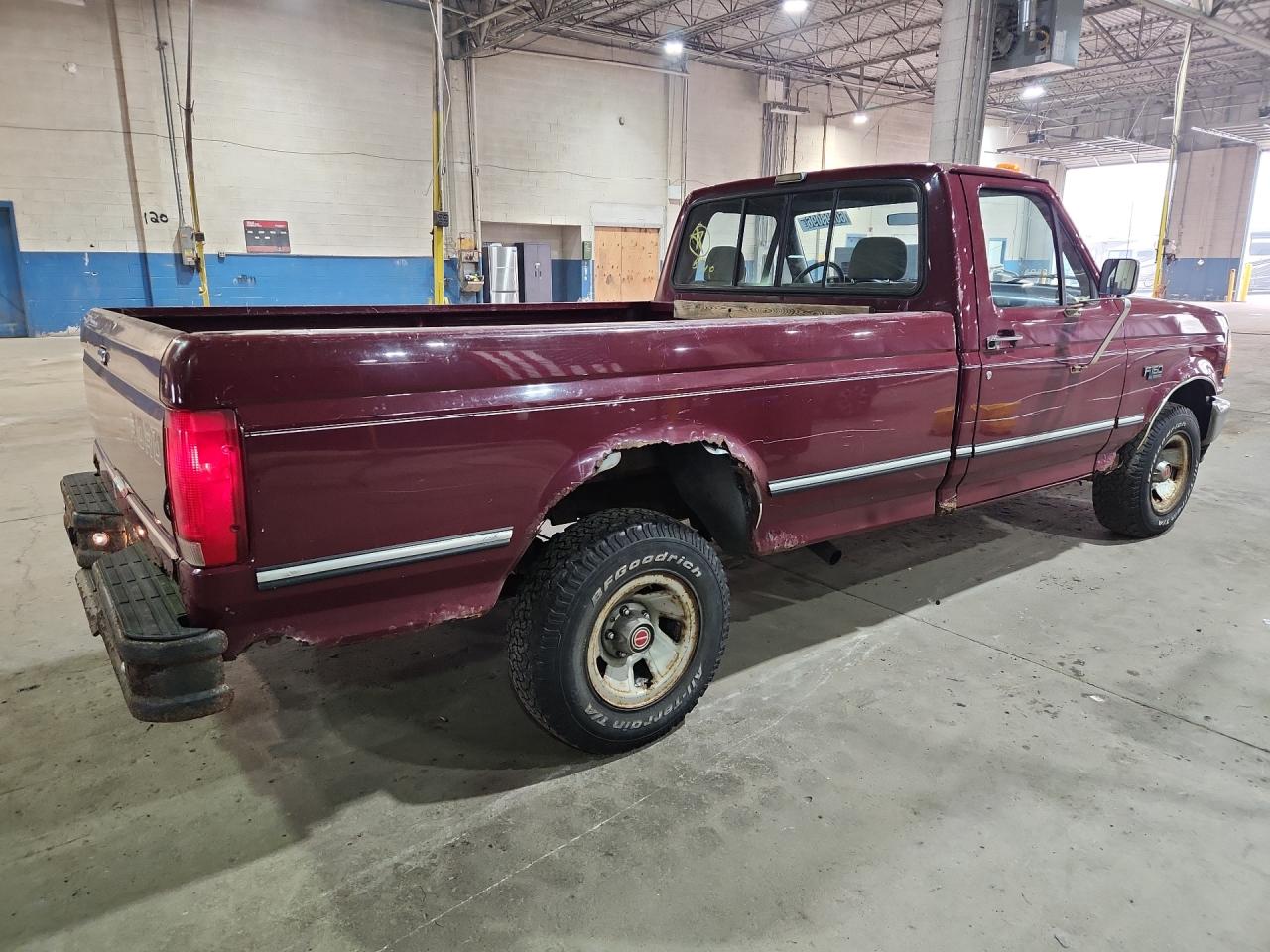 1993 Ford F150 Red vin: 1FTEF15NXPLA62030 Damage: Right Bed Side, Rust, Severe Damage