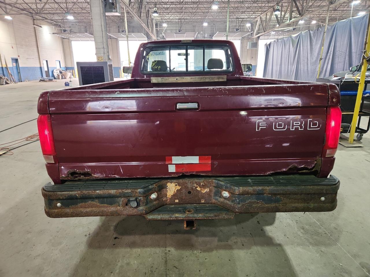 1993 Ford F150 Red vin: 1FTEF15NXPLA62030 Damage: Right Tail Light, Broken, Replacement Required
