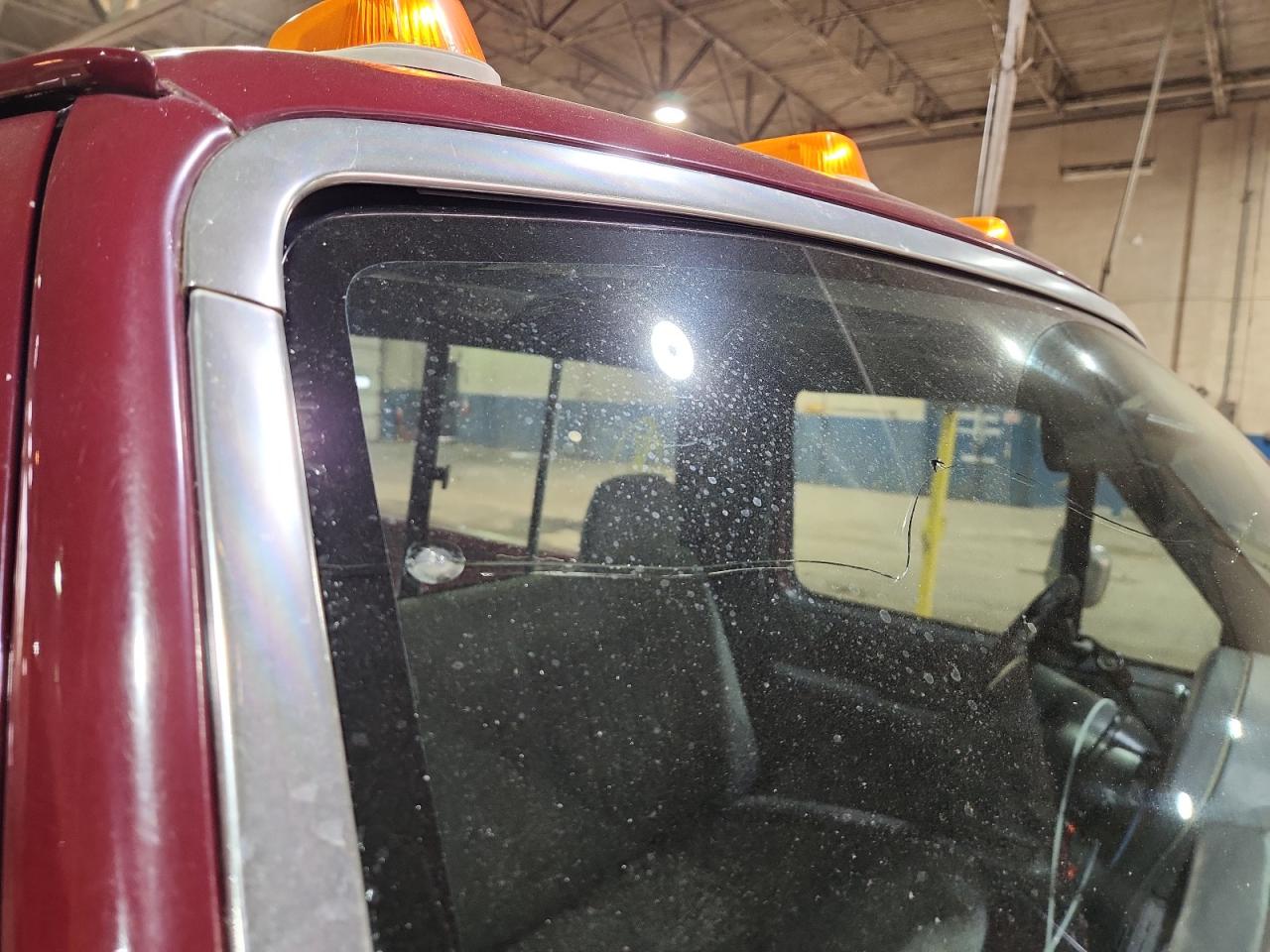 1993 Ford F150 Red vin: 1FTEF15NXPLA62030 Damage: Windshield, Broken, Replacement Required