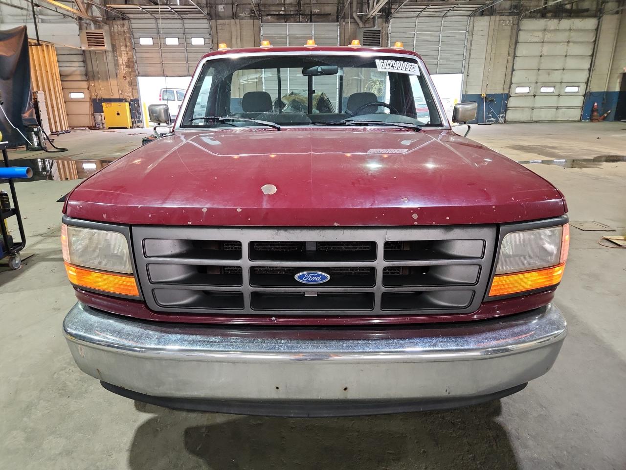 1993 Ford F150 Red vin: 1FTEF15NXPLA62030 Damage: Hood, Chipped, 10 Or More