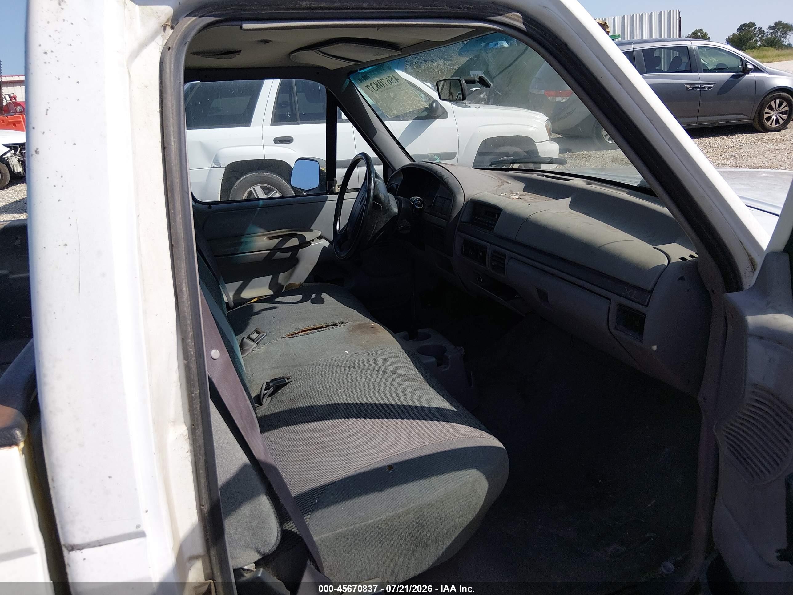 1995 Ford F150   White vin: 1FTEF15NXSLB96951