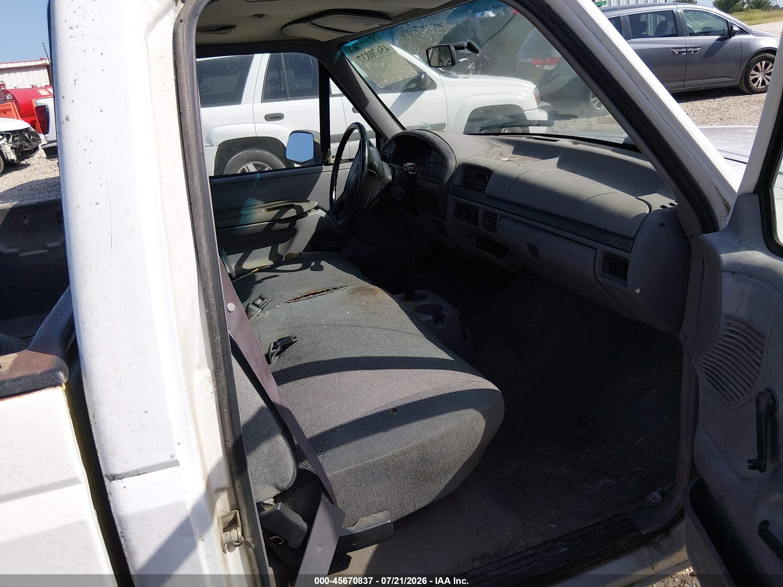 1995 Ford F150   White vin: 1FTEF15NXSLB96951