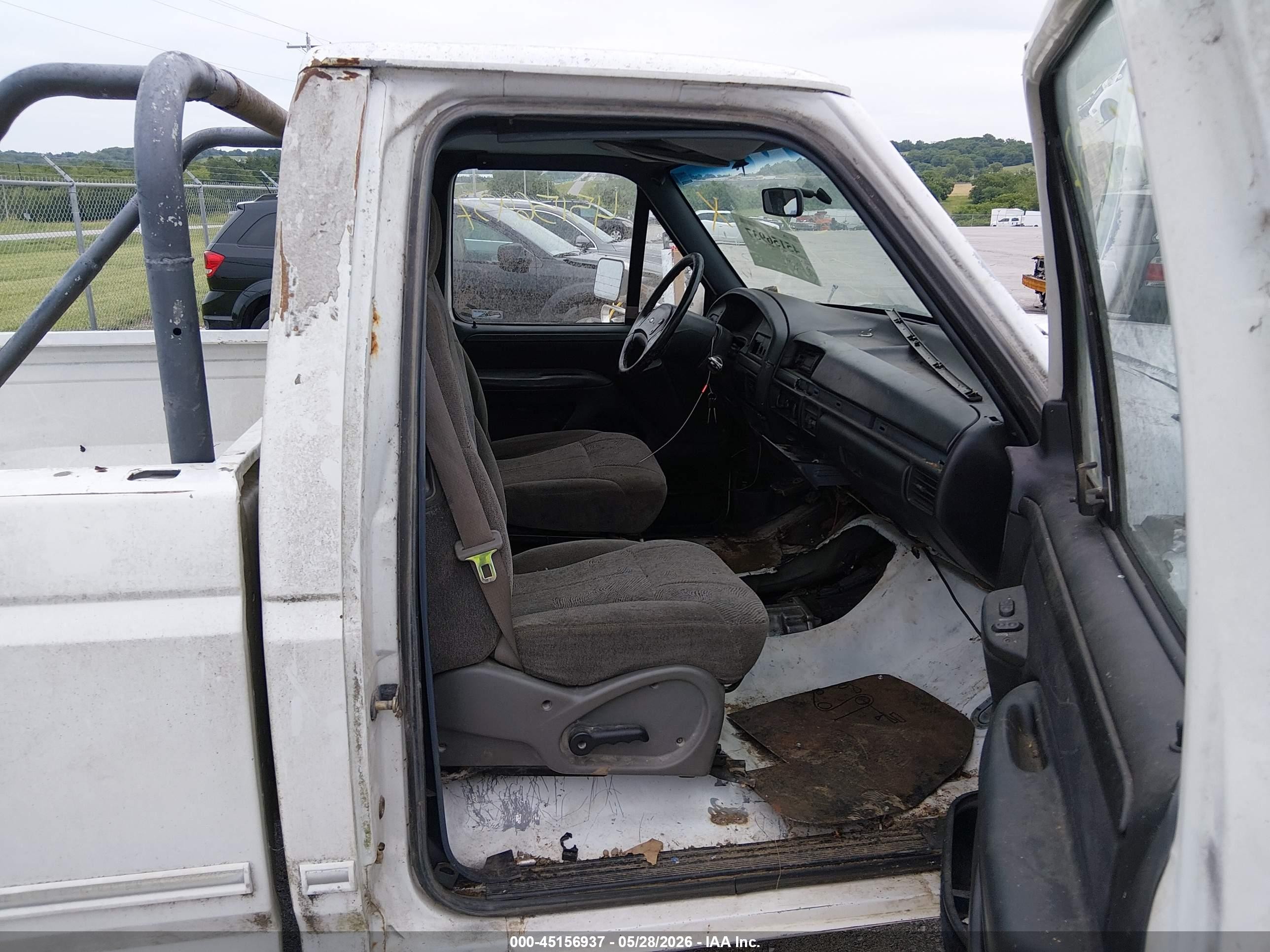 1992 Ford F150   White vin: 1FTEF15Y5NNA80544