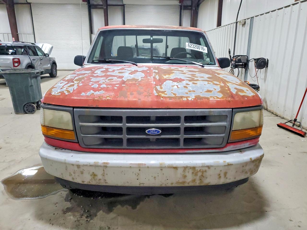1992 Ford F150 Red vin: 1FTEF15Y7NNB06738