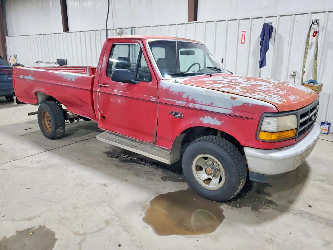 1992 Ford F150 Red vin: 1FTEF15Y7NNB06738