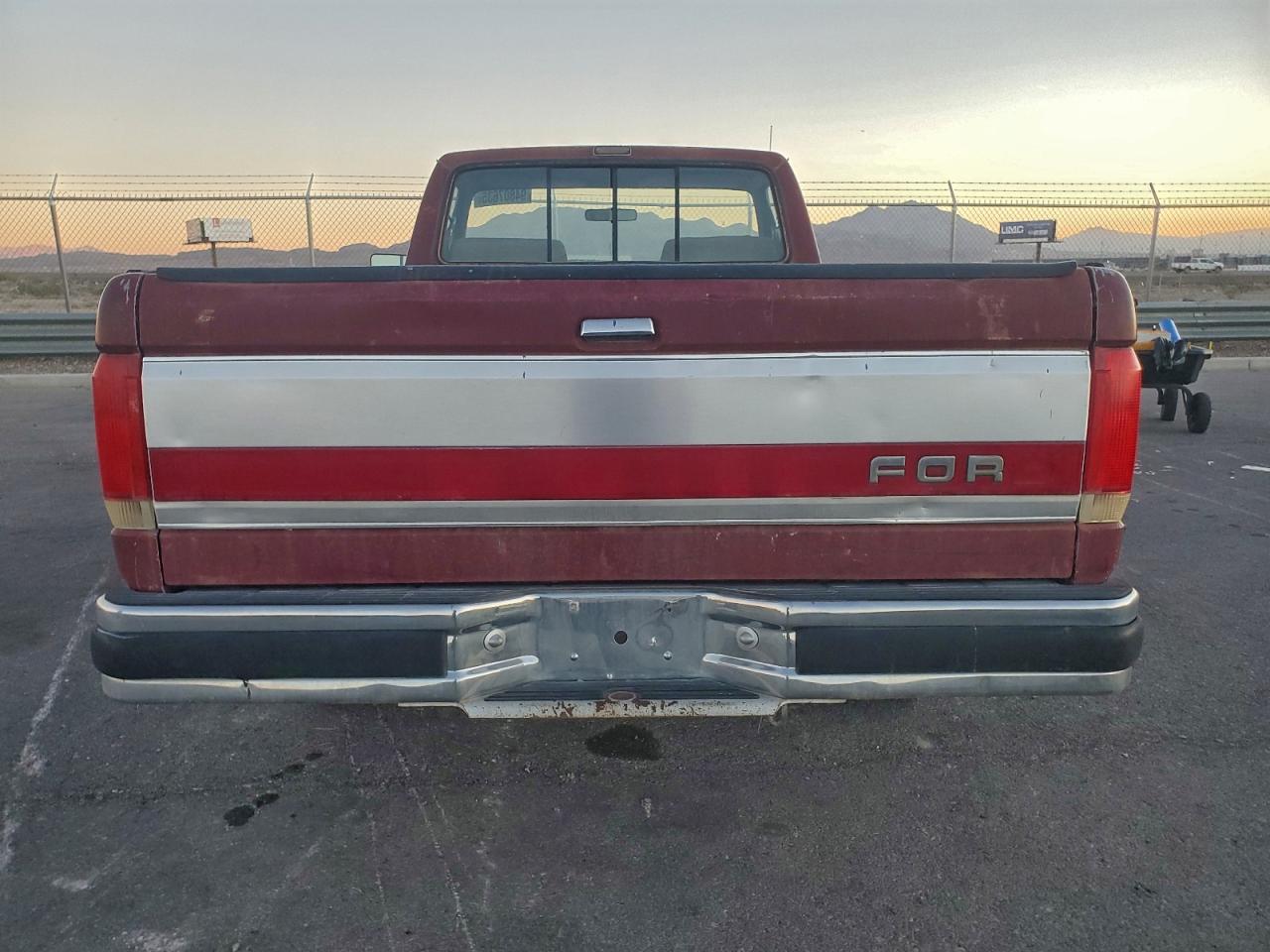 1988 Ford F150 Красный vin: 1FTEF15YXJPB25010