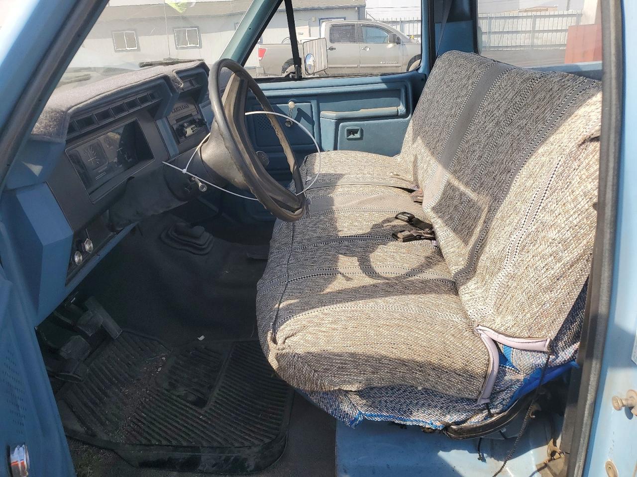 1981 Ford F250 Blue vin: 1FTEF25EXBPA79305