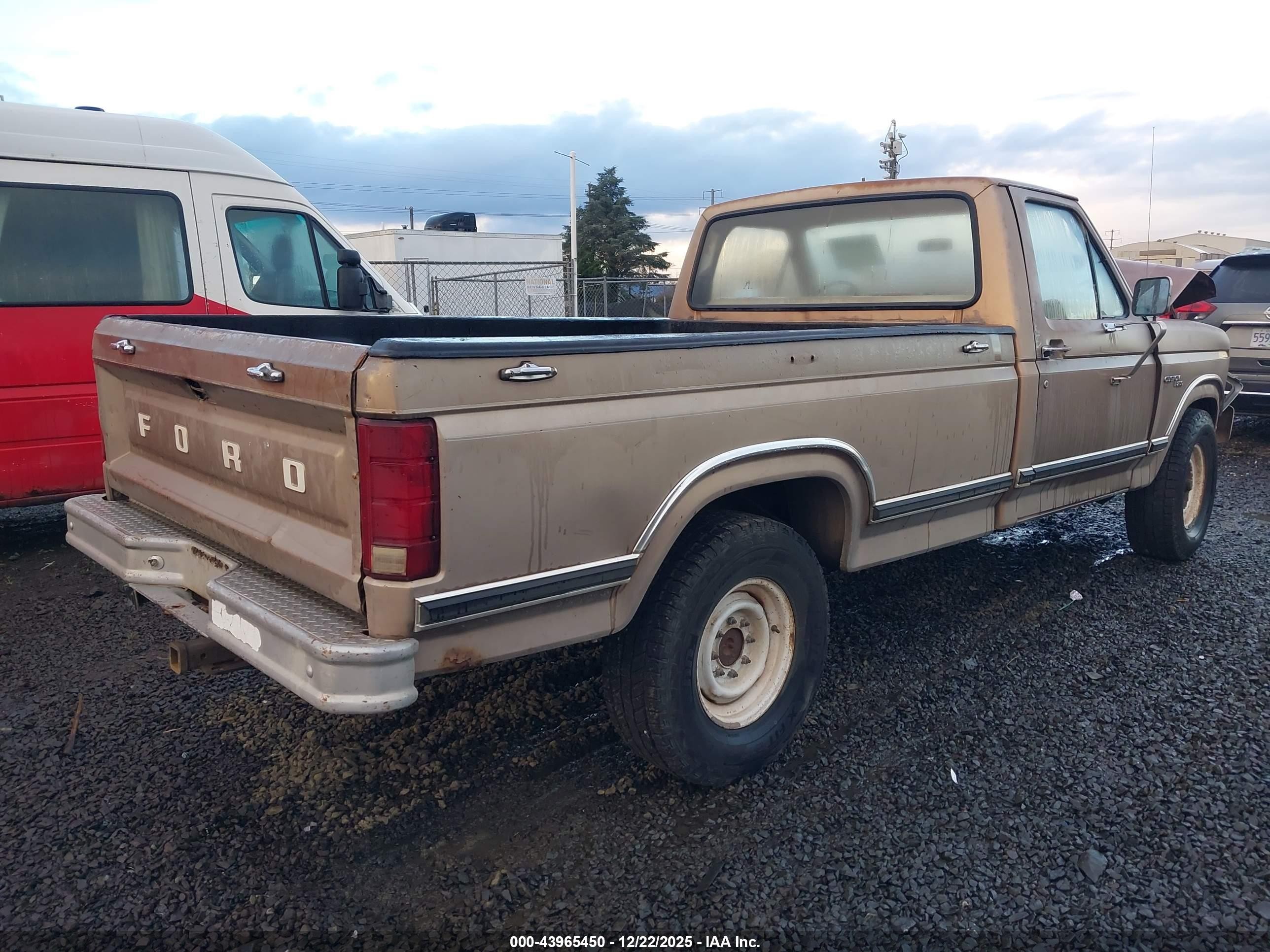 1981 Ford F250   Brown vin: 1FTEF25G4BRA12172