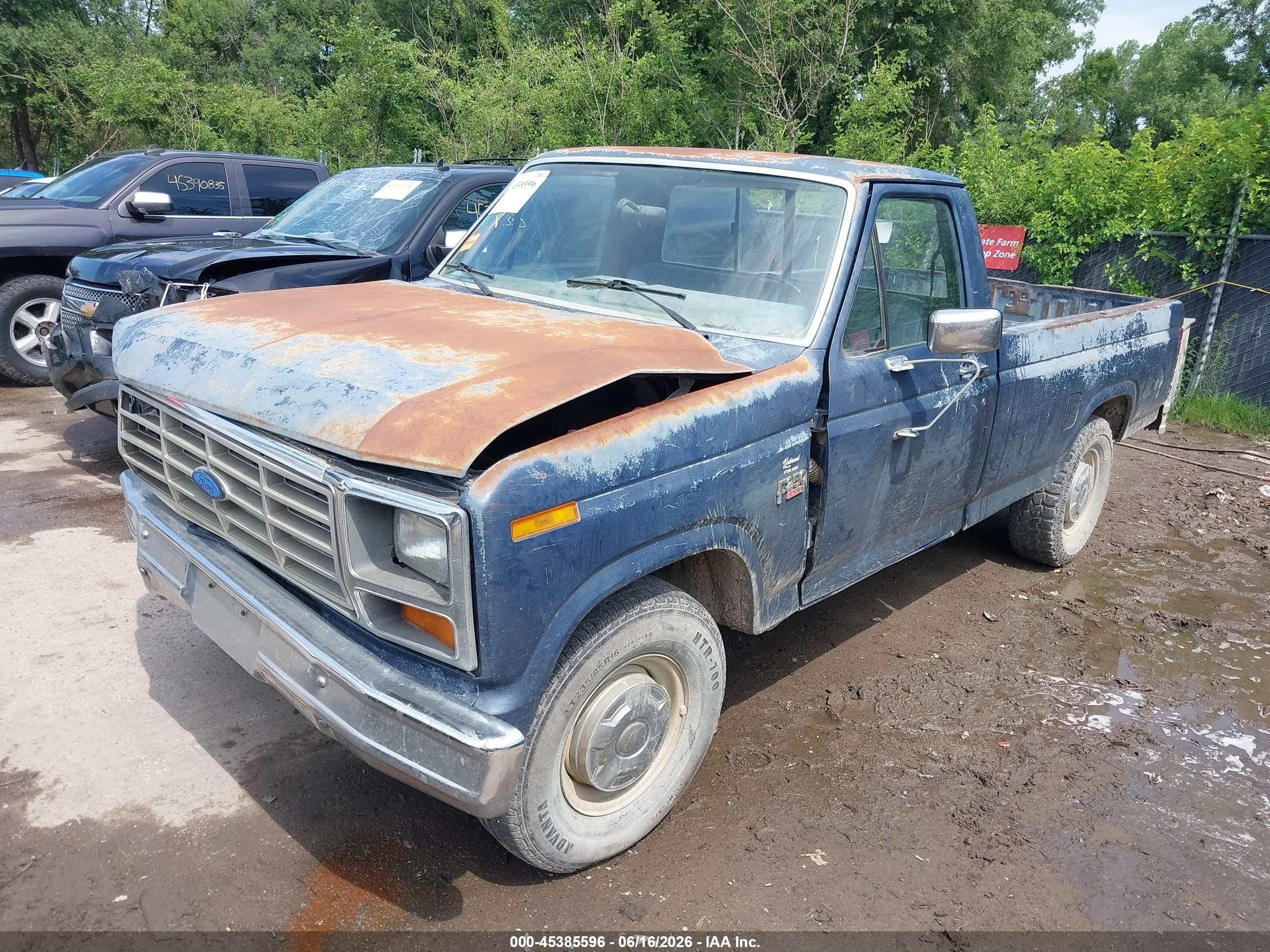 1986 Ford F250   Blue vin: 1FTEF25H1GKB40717