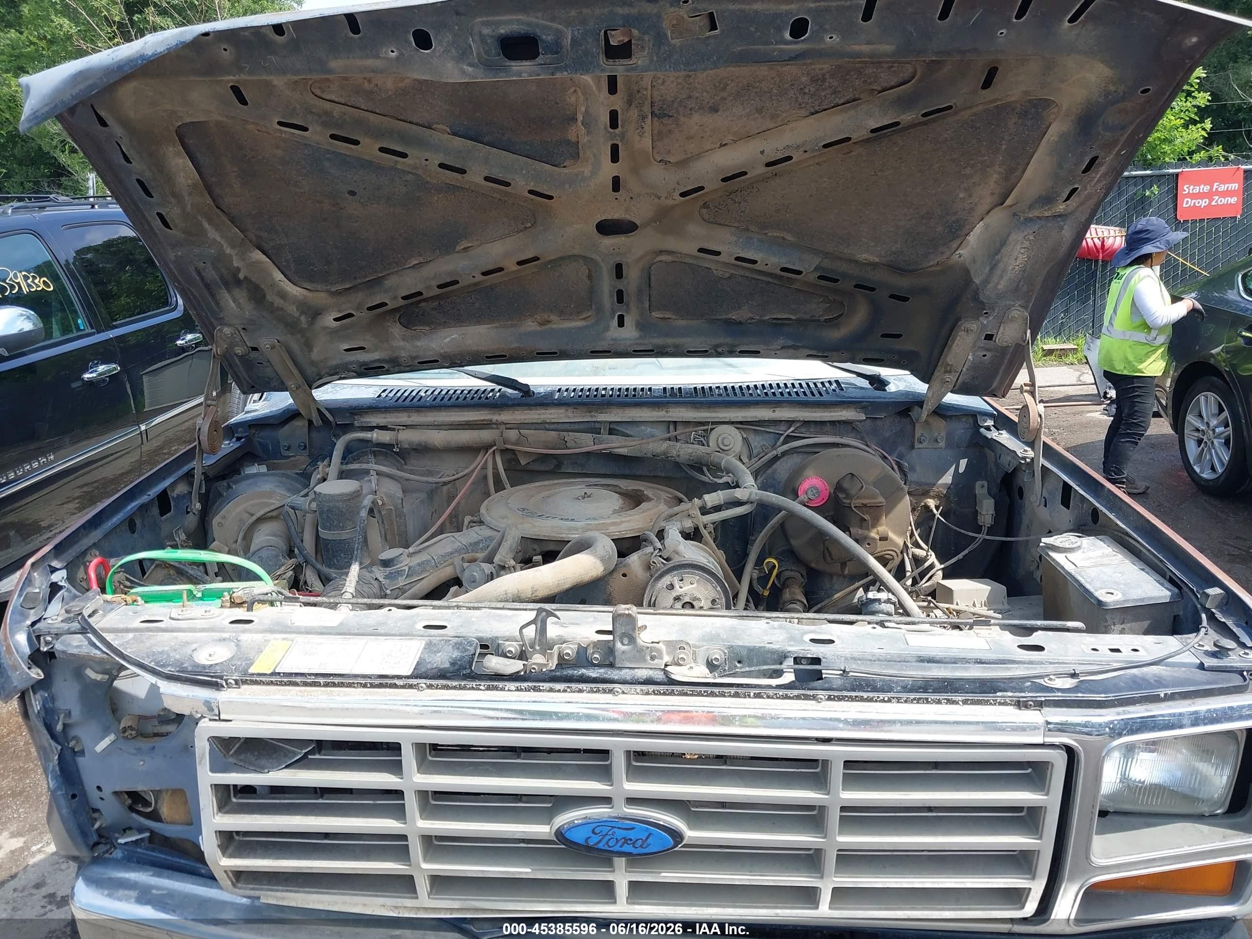 1986 Ford F250   Blue vin: 1FTEF25H1GKB40717
