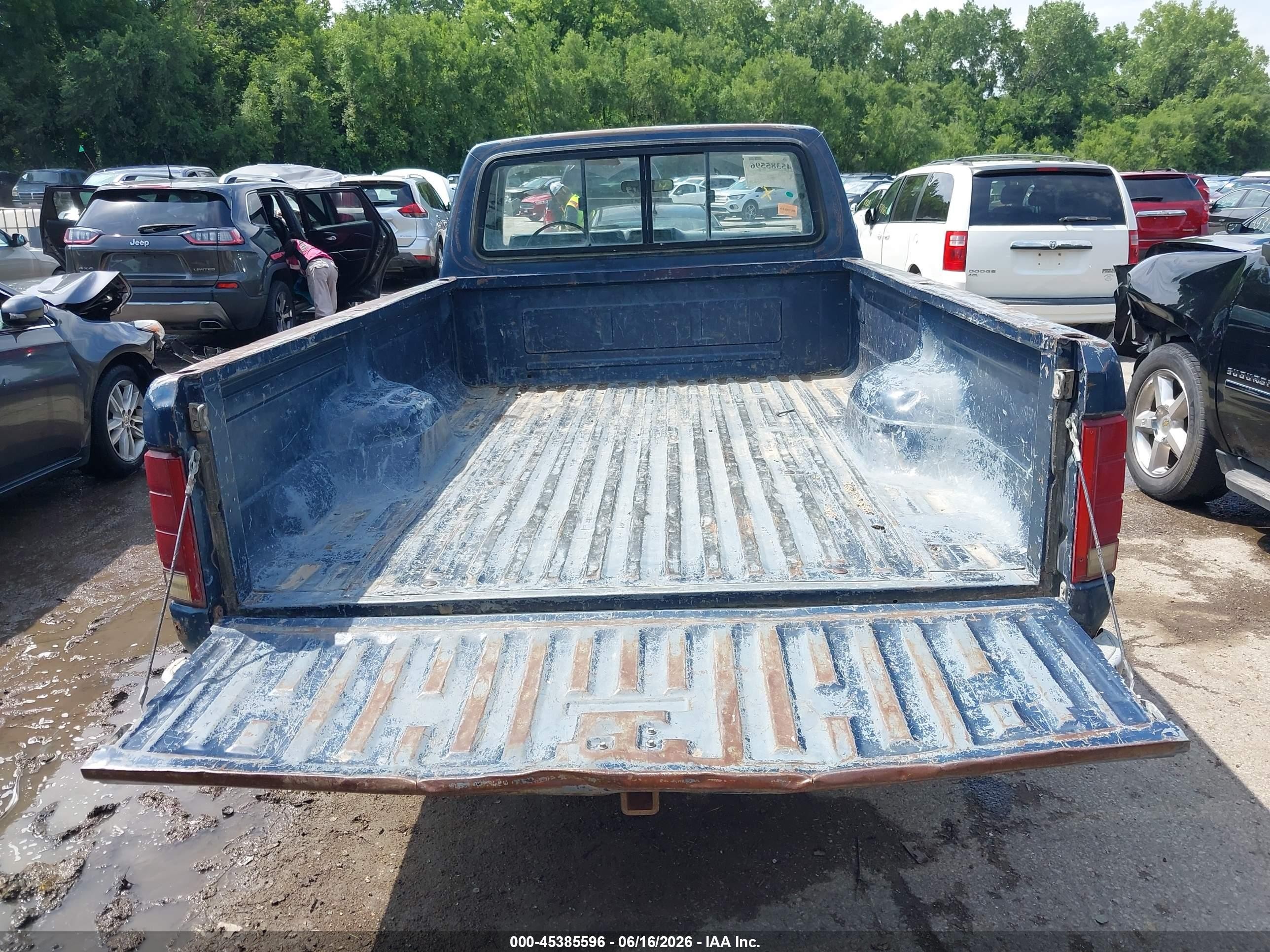 1986 Ford F250   Blue vin: 1FTEF25H1GKB40717