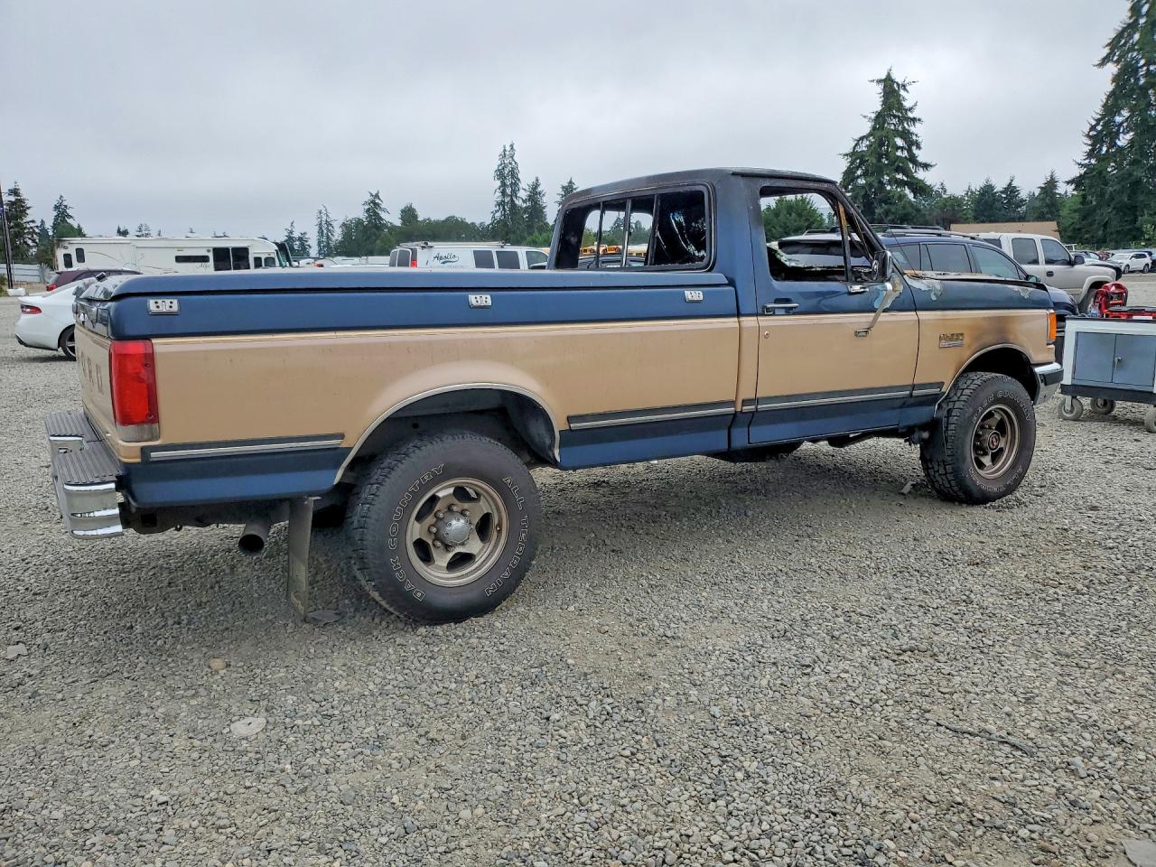 1987 Ford F250 Two Tone vin: 1FTEF26N5HPB29549