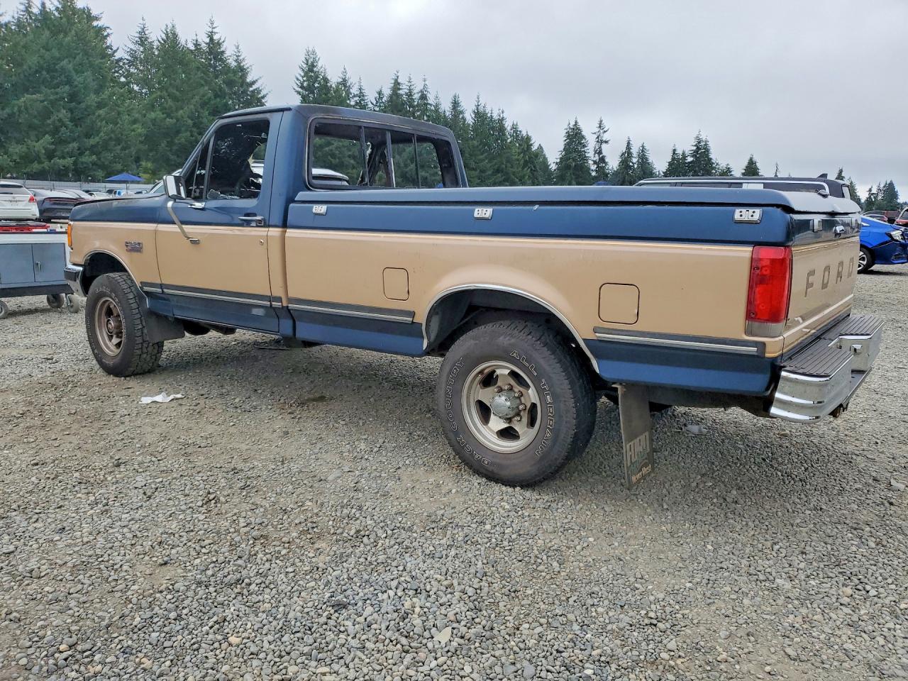 1987 Ford F250 Two Tone vin: 1FTEF26N5HPB29549