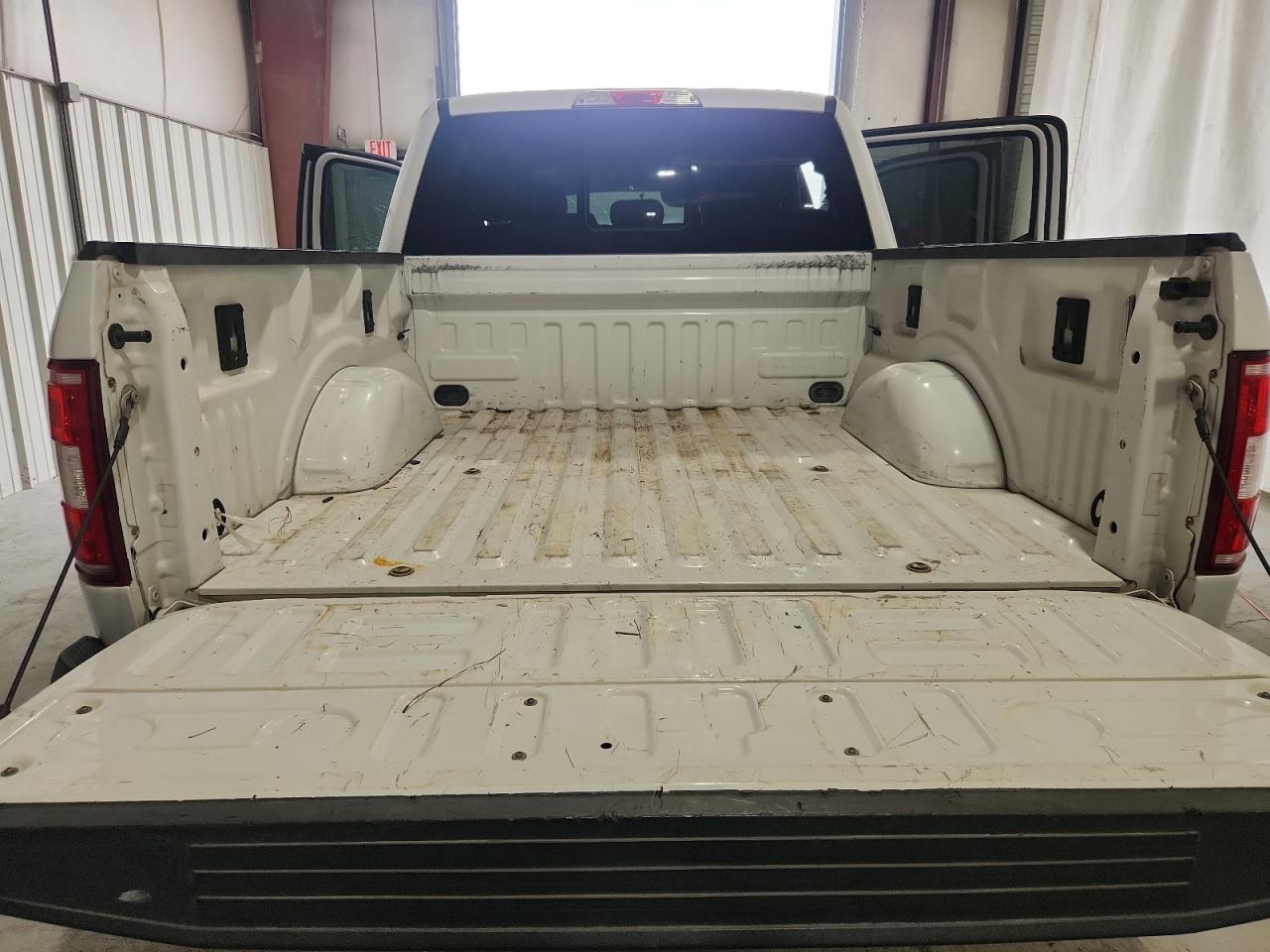 2019 Ford F150 Supercrew White vin: 1FTEW1C52KFD09213 Damage: Inside Bed, Multiple Scratches Heavy, 3