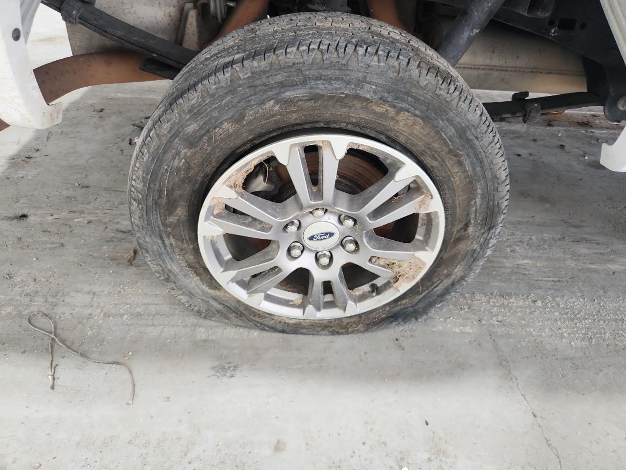 2019 Ford F150 Supercrew White vin: 1FTEW1C52KFD09213 Damage: Right Rear Tire, Separated, Replacement Required