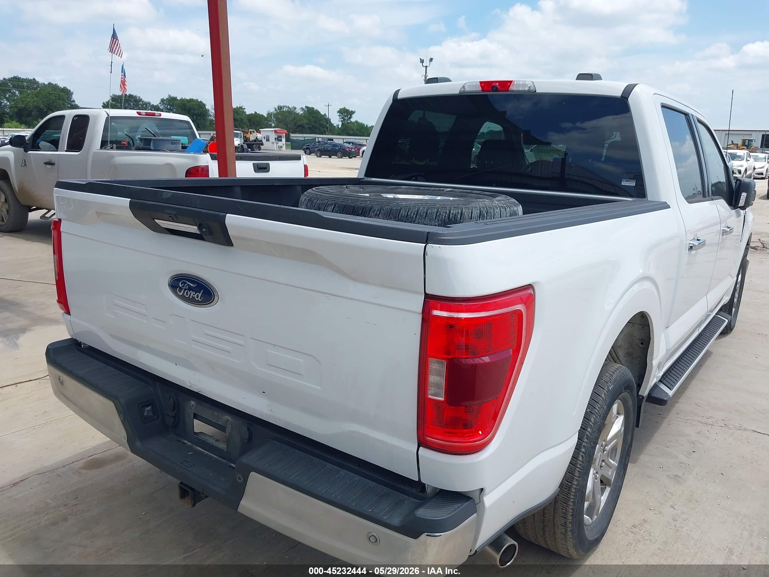 2022 Ford F-150 Xlt Белый vin: 1FTEW1C58NKE19016