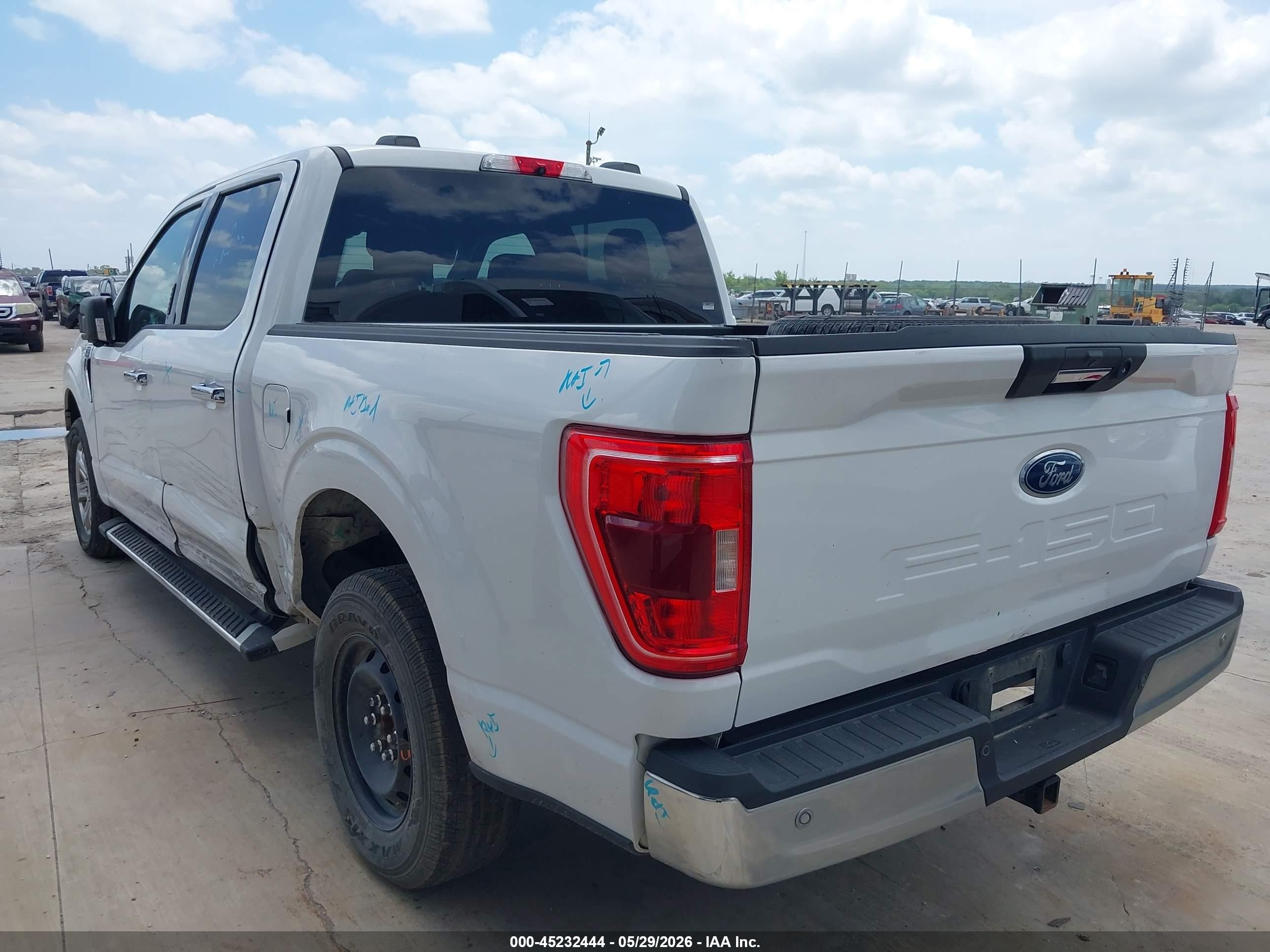 2022 Ford F-150 Xlt Белый vin: 1FTEW1C58NKE19016