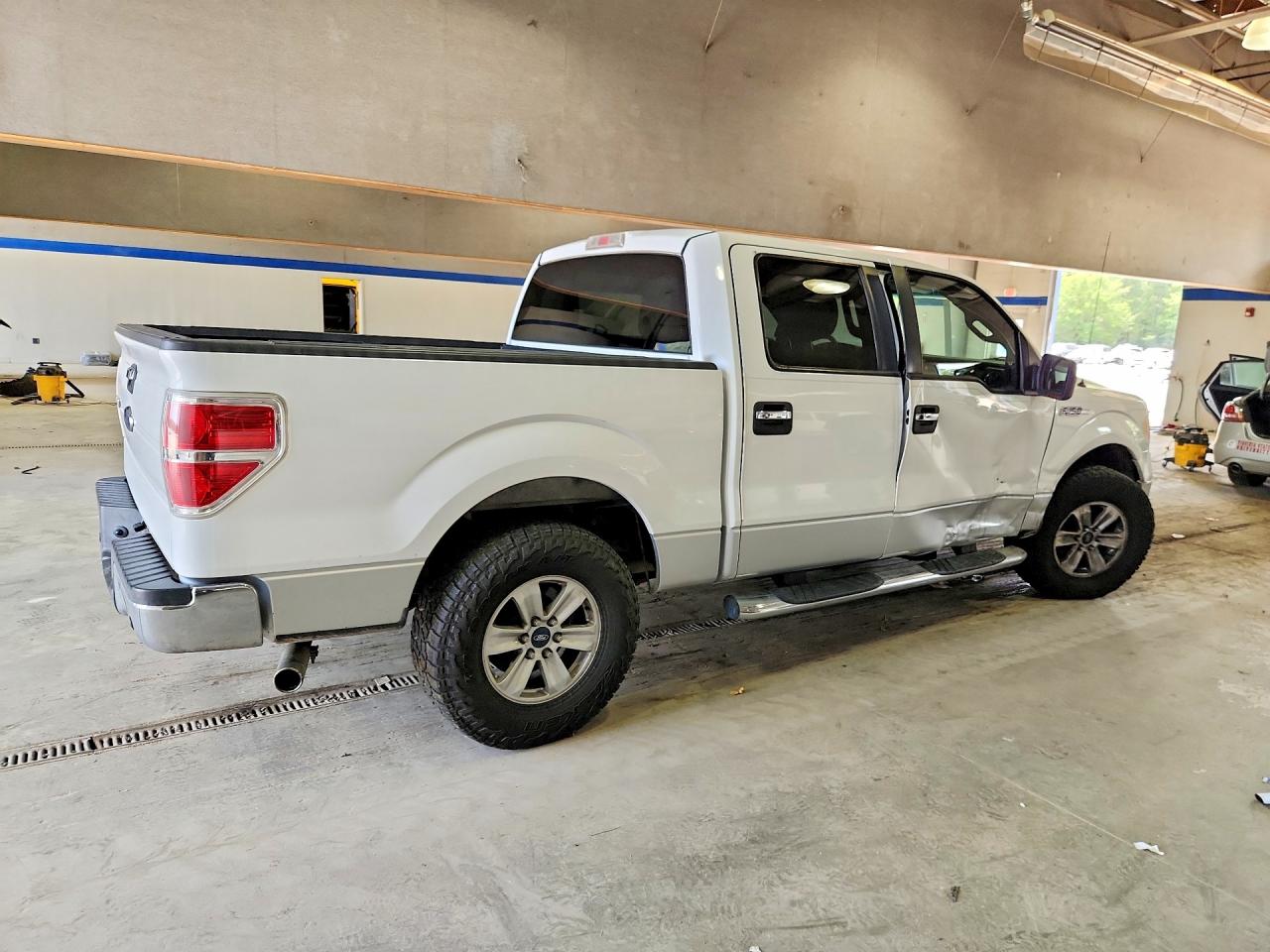 2010 Ford F150 Supercrew White vin: 1FTEW1C80AFA98537