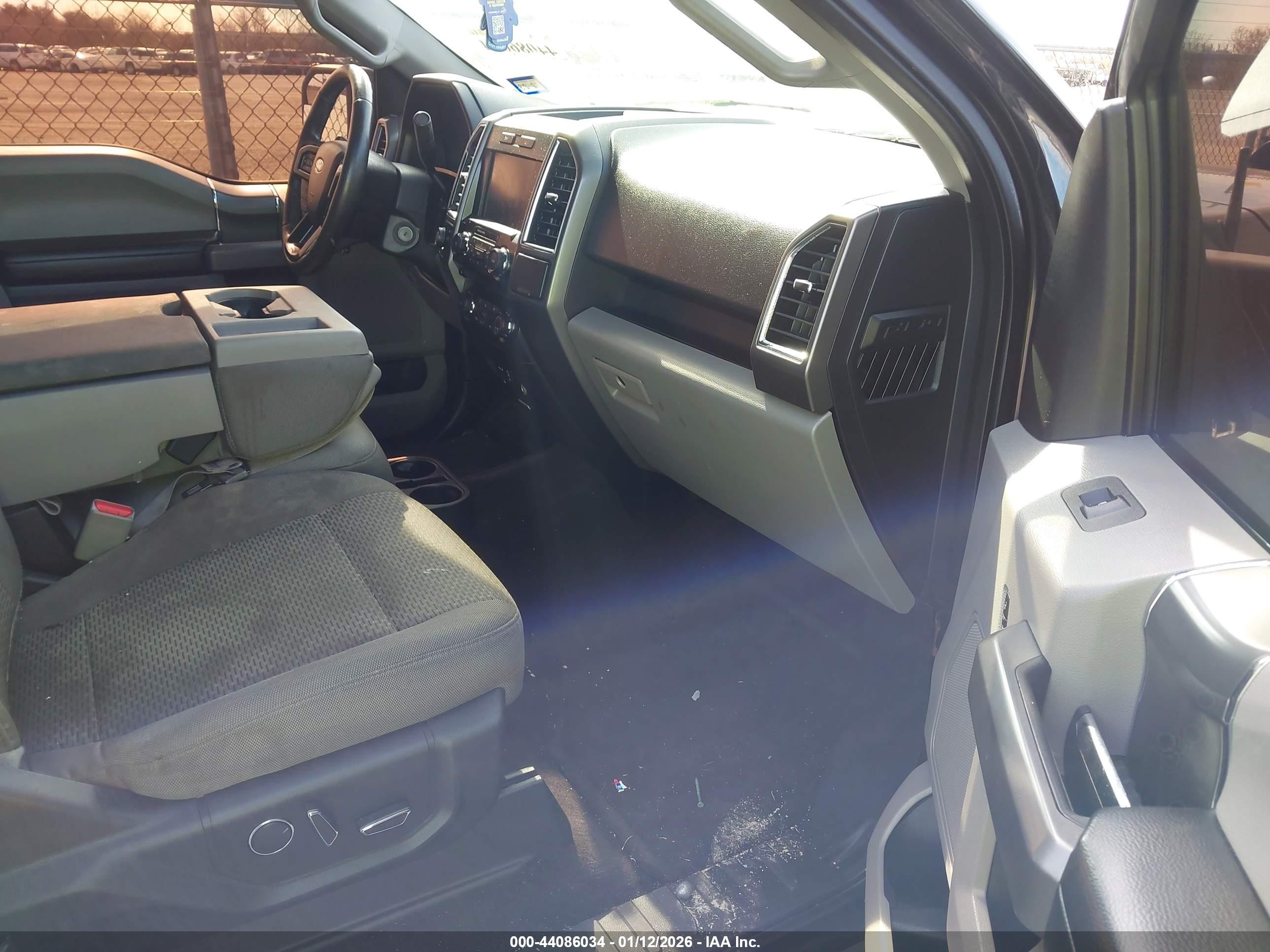 2015 Ford F-150 Xlt Черный vin: 1FTEW1C83FKE23597